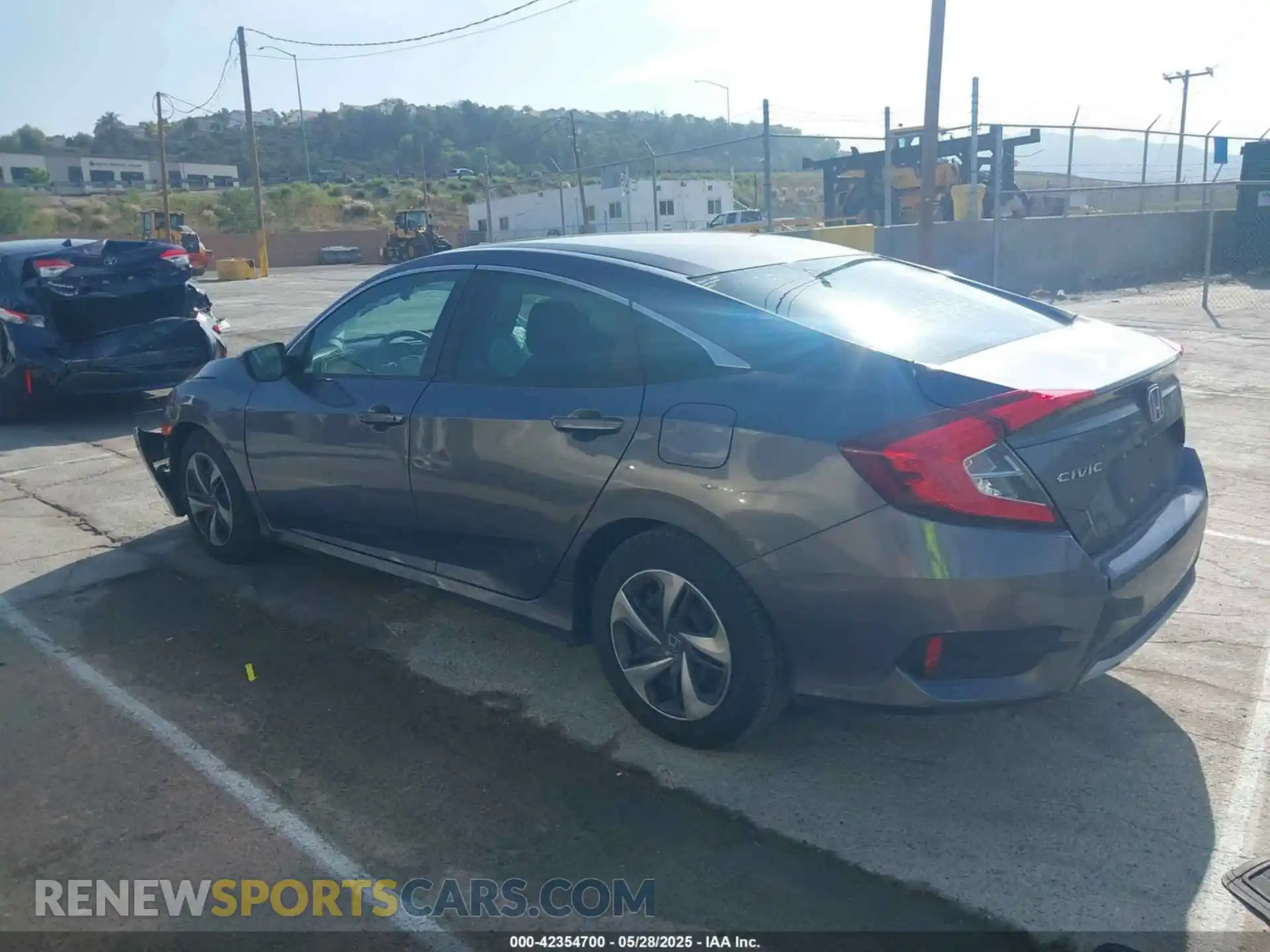 3 Photograph of a damaged car 2HGFC2F68LH512910 HONDA CIVIC 2020