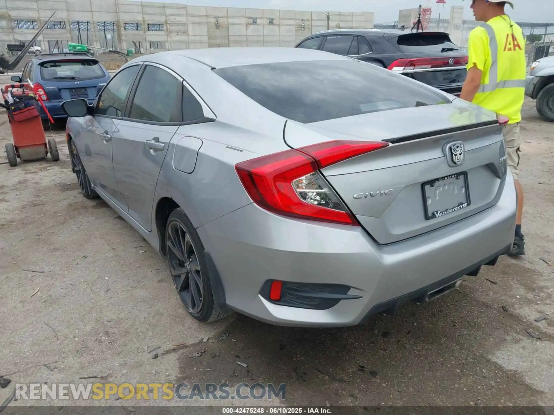 3 Photograph of a damaged car 2HGFC2F81LH584985 HONDA CIVIC 2020