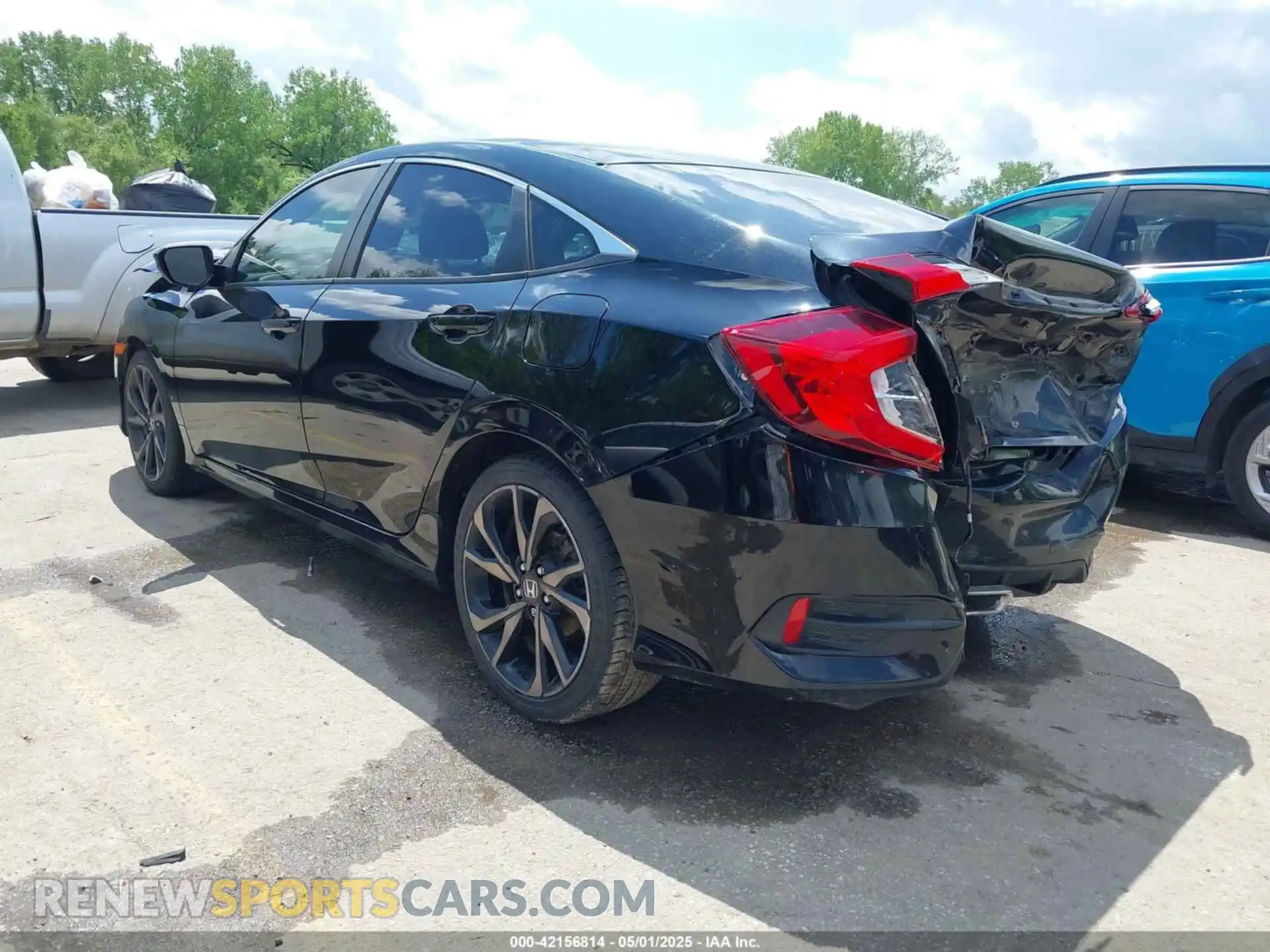 3 Photograph of a damaged car 2HGFC2F84LH585516 HONDA CIVIC 2020