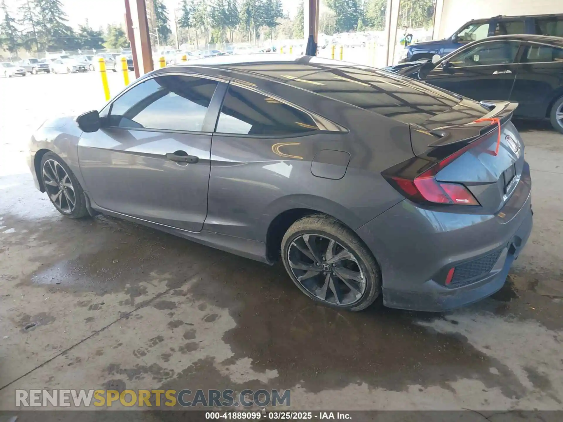 3 Photograph of a damaged car 2HGFC4B82LH300796 HONDA CIVIC 2020