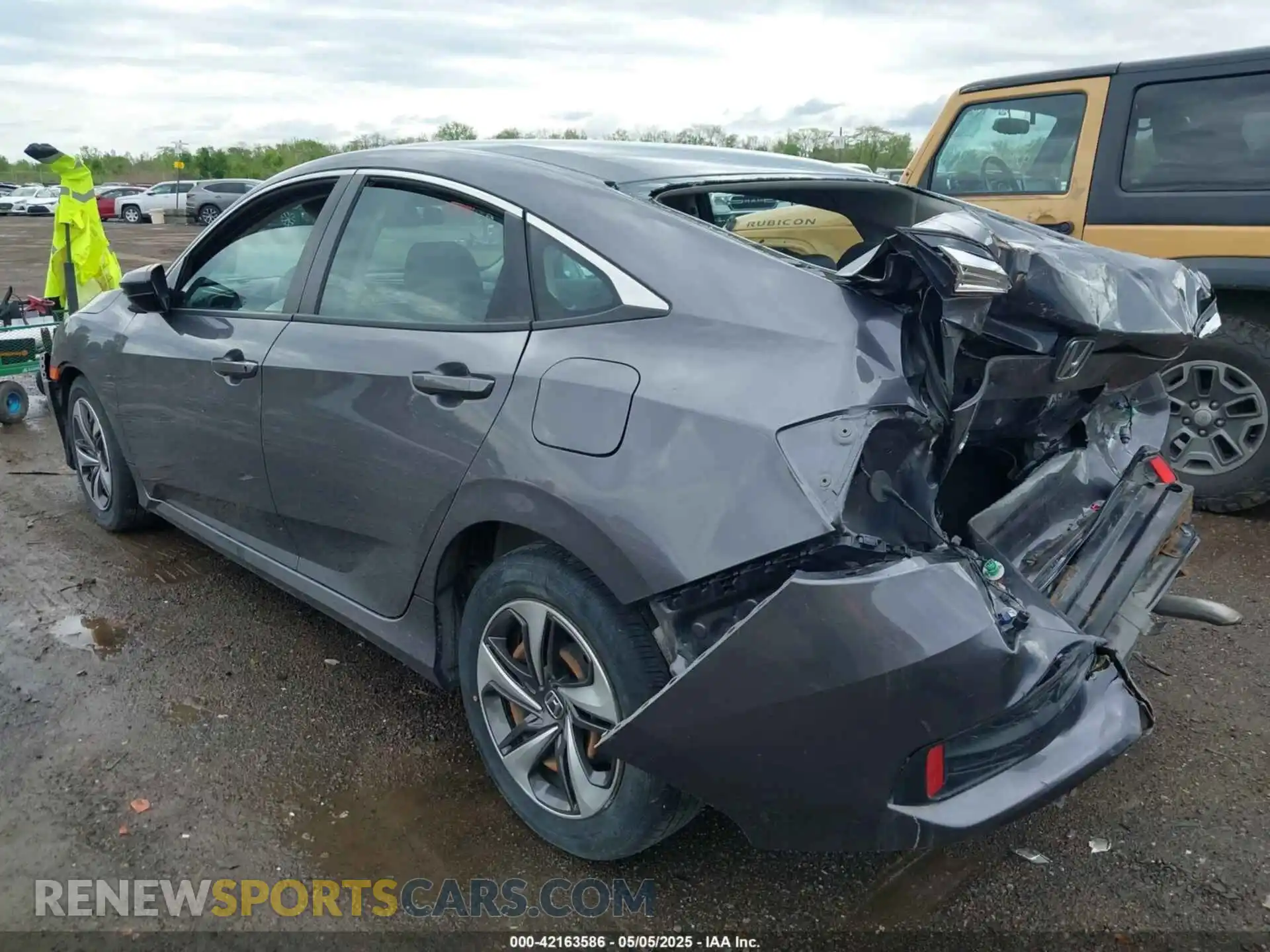 3 Фотография поврежденного автомобиля 19XFC2F64ME001657 HONDA CIVIC 2021