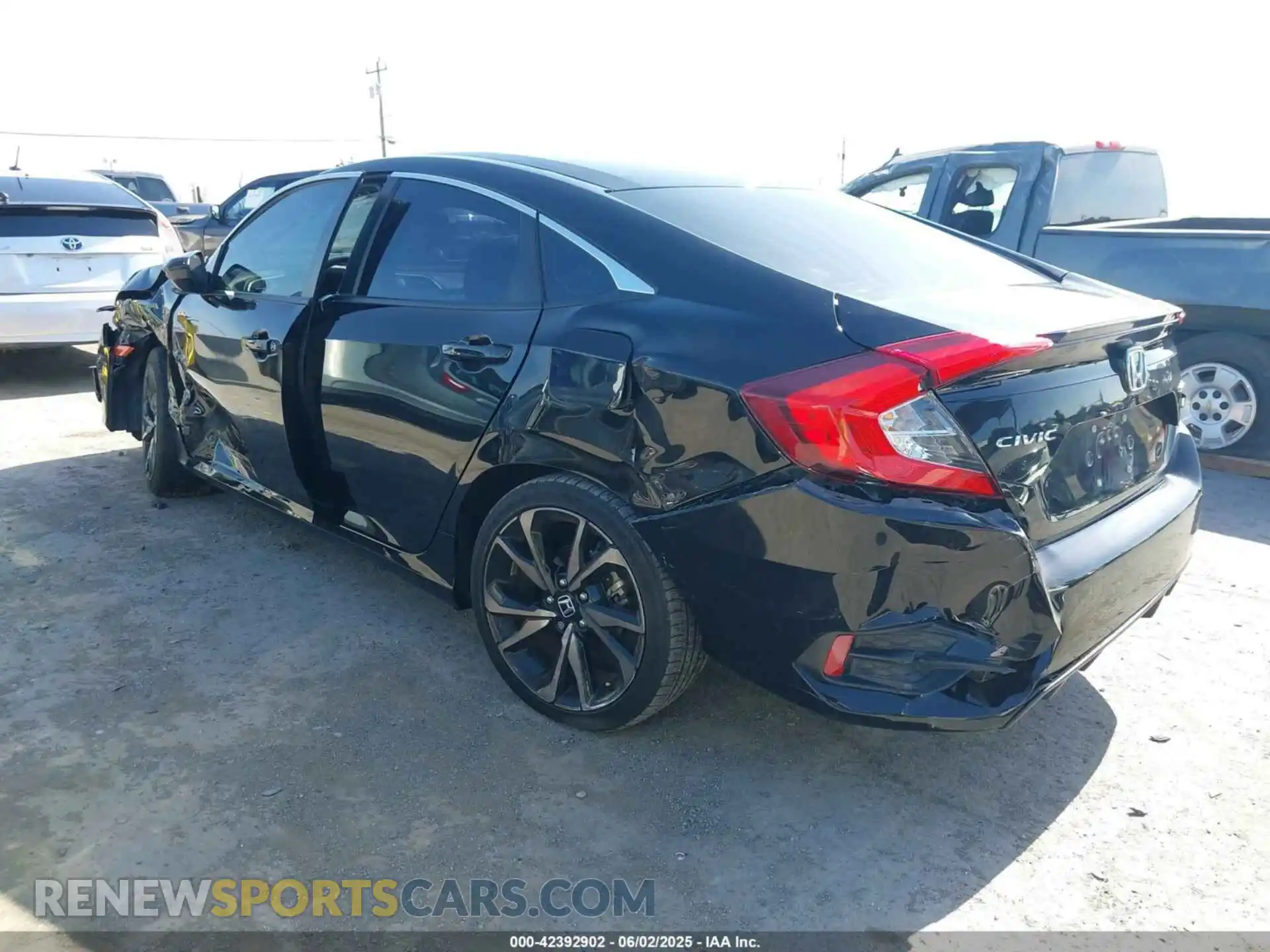 3 Photograph of a damaged car 2HGFC2F8XMH530862 HONDA CIVIC 2021