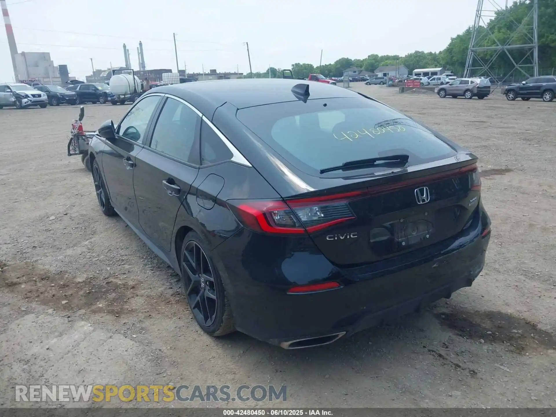 3 Photograph of a damaged car 19XFL1H81RE031943 HONDA CIVIC 2024