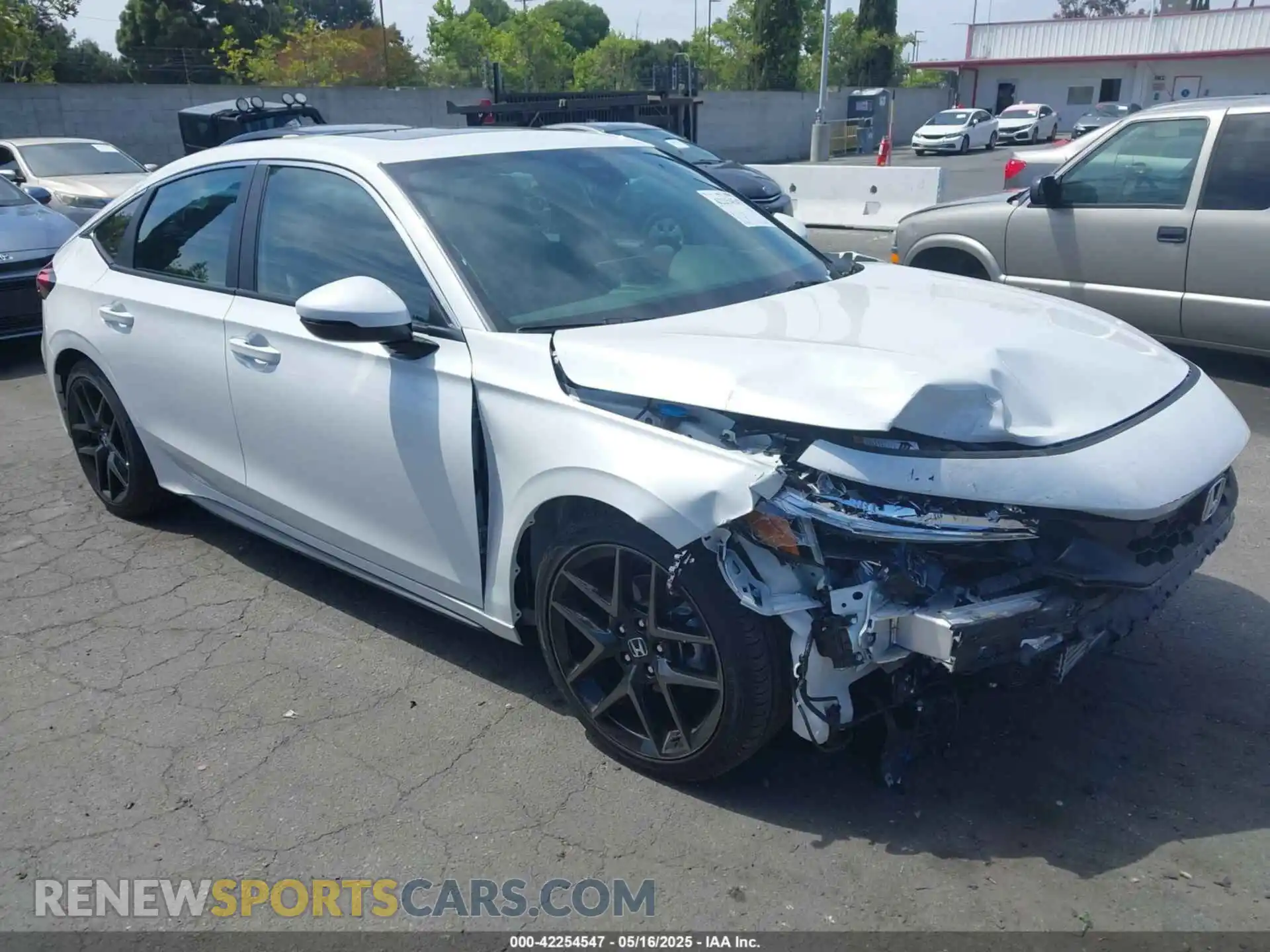 1 Photograph of a damaged car 19XFL1H85RE030522 HONDA CIVIC 2024