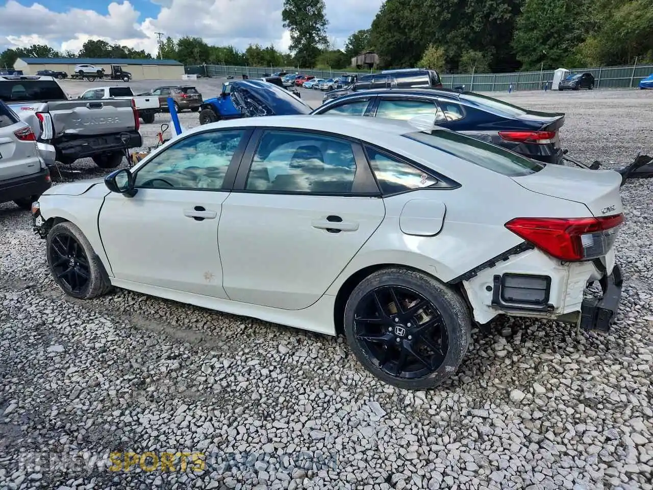 2 fotografías del automóvil dañado 2HGFE2F58RH556884 HONDA CIVIC 2024