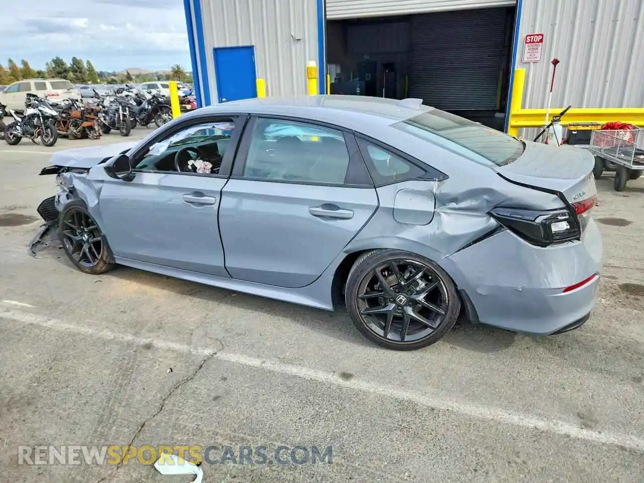 2 Фотография поврежденного автомобиля 2HGFE2F52SH589269 HONDA CIVIC 2025