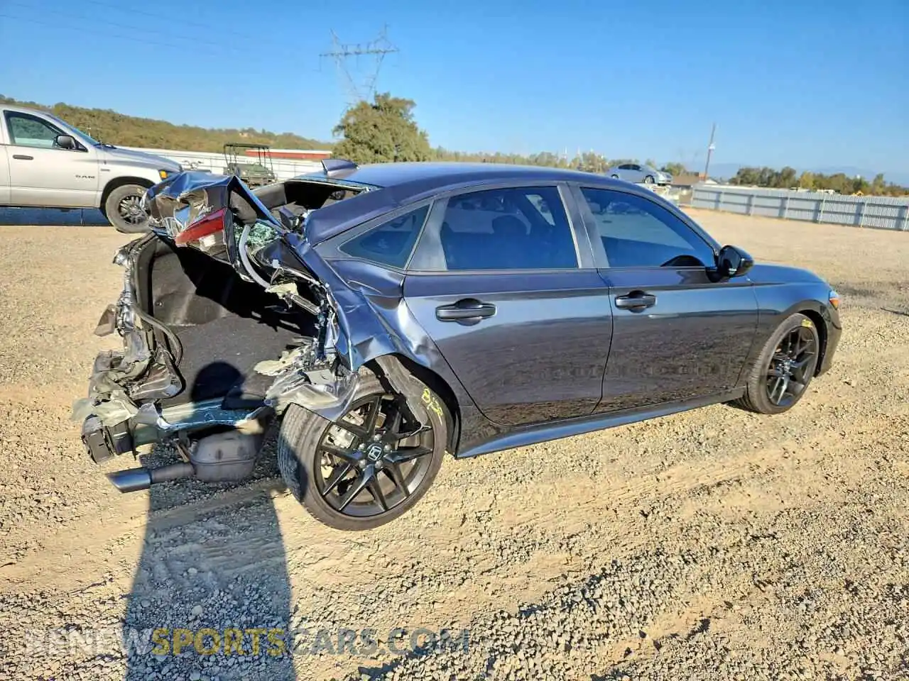 3 fotografías del automóvil dañado 2HGFE2F5XSH528252 HONDA CIVIC 2025