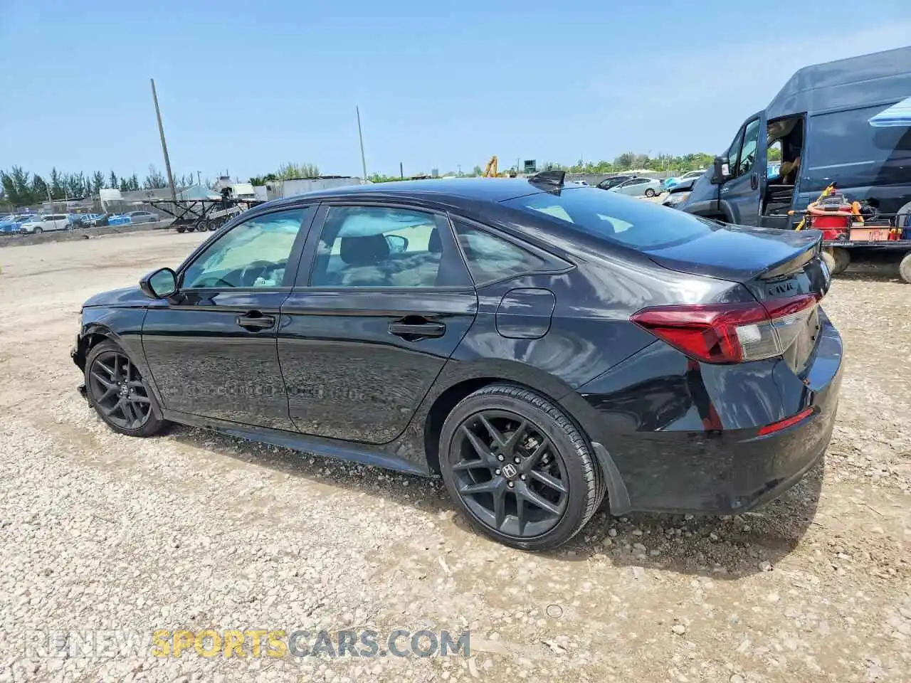 2 fotografías del automóvil dañado 2HGFE2F53TH543175 HONDA CIVIC 2026