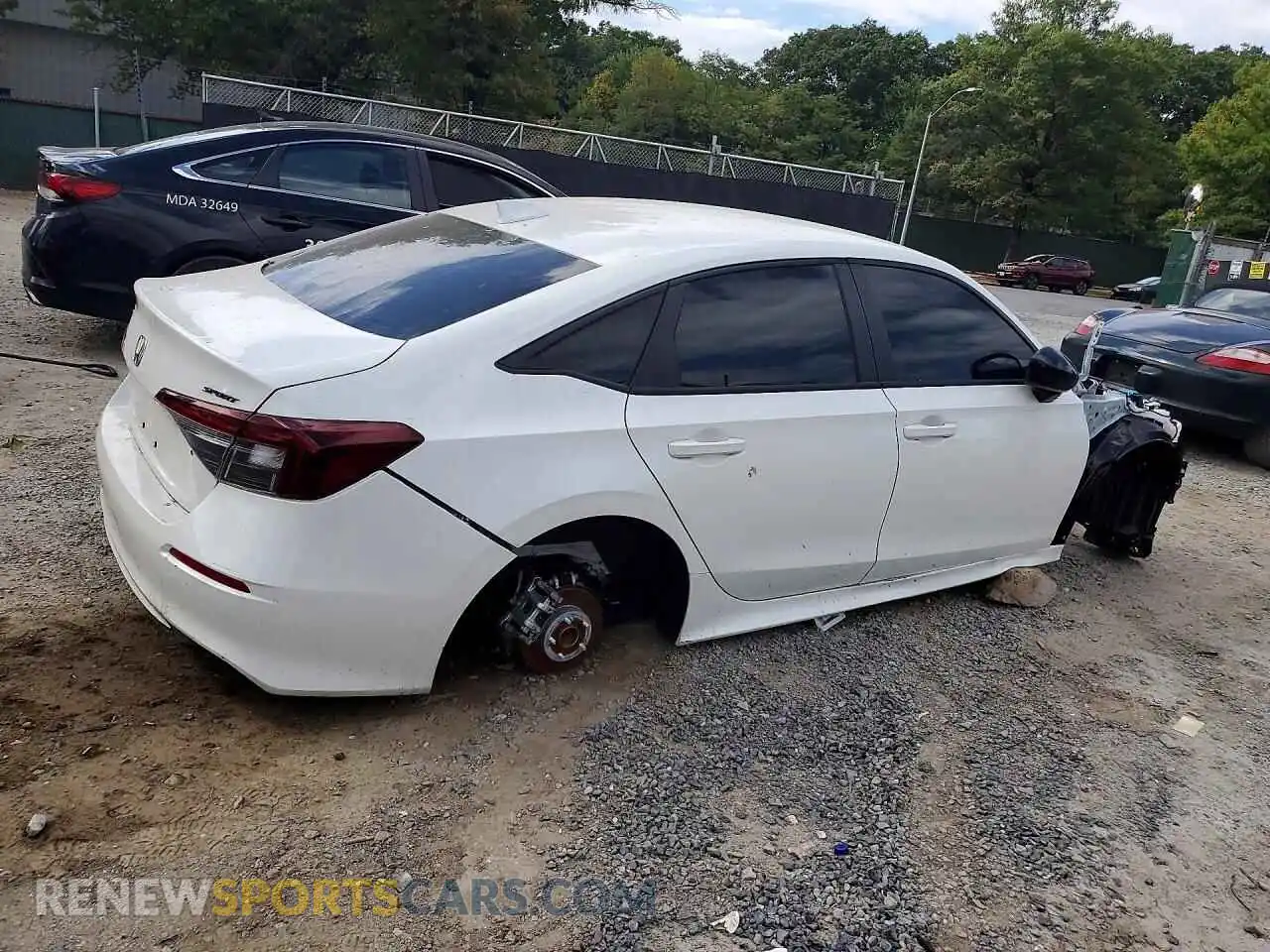 3 Фотография поврежденного автомобиля 2HGFE2F55TH520559 HONDA CIVIC 2026