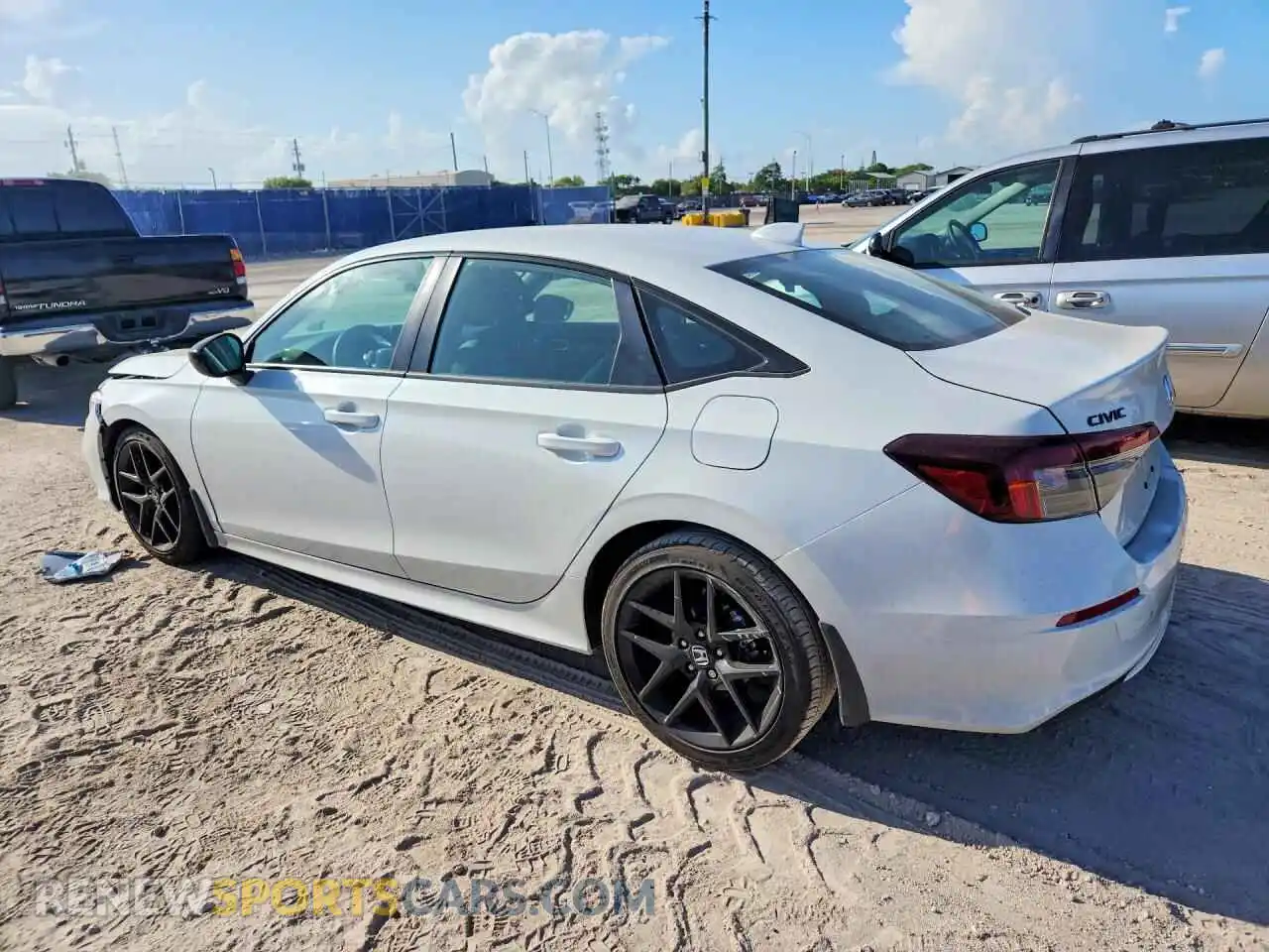 2 fotografías del automóvil dañado 2HGFE2F56TH531926 HONDA CIVIC 2026