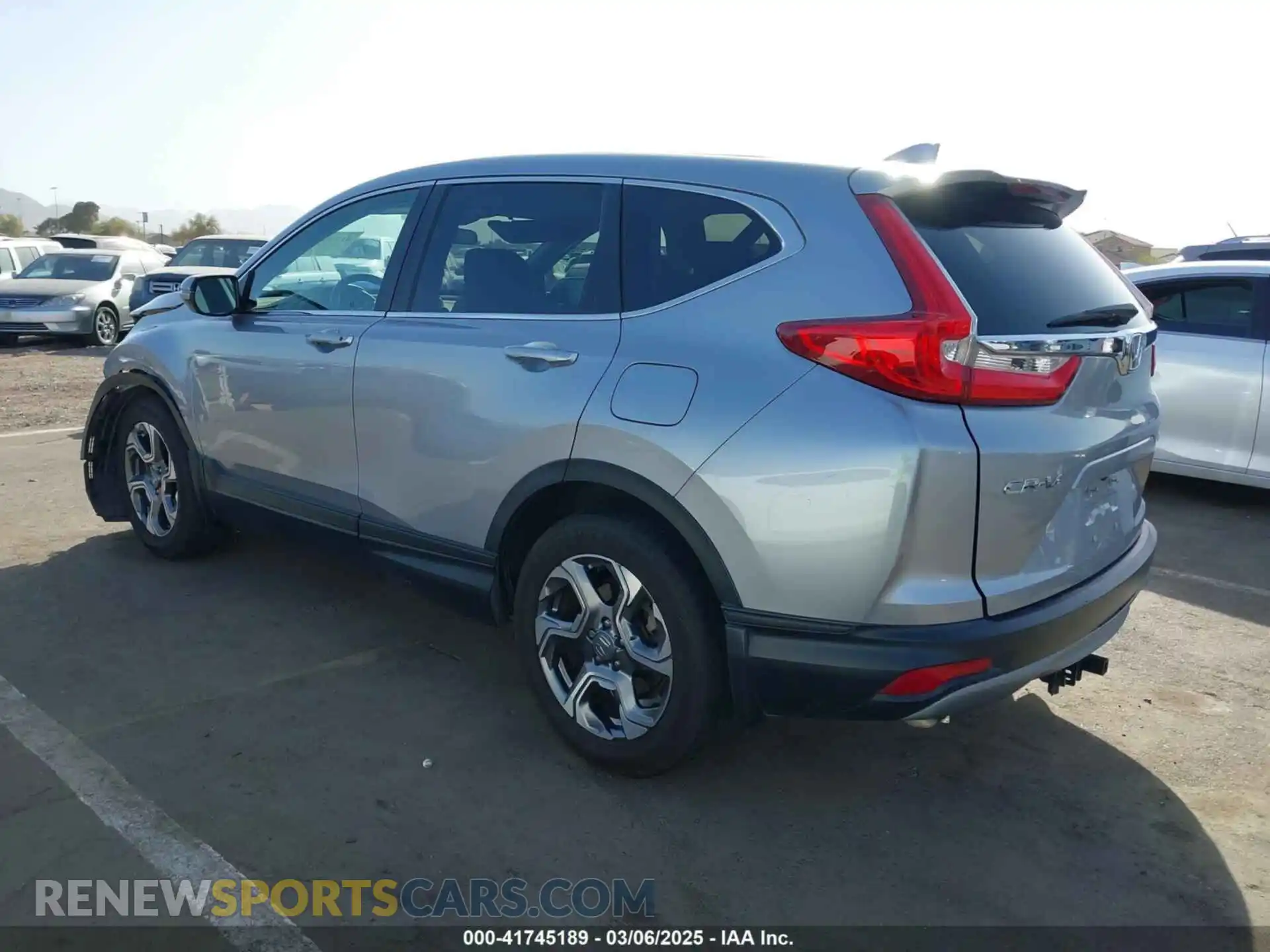 3 Photograph of a damaged car 5J6RW2H53KL036620 HONDA CR-V 2019