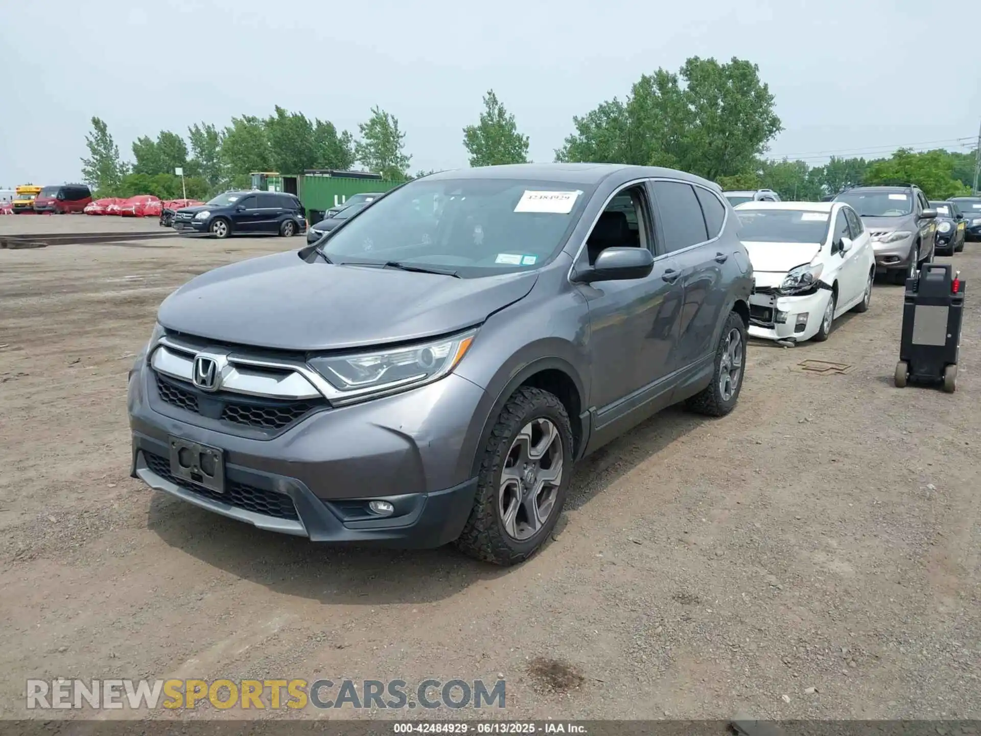 2 Фотография поврежденного автомобиля 7FARW2H82KE017581 HONDA CR-V 2019