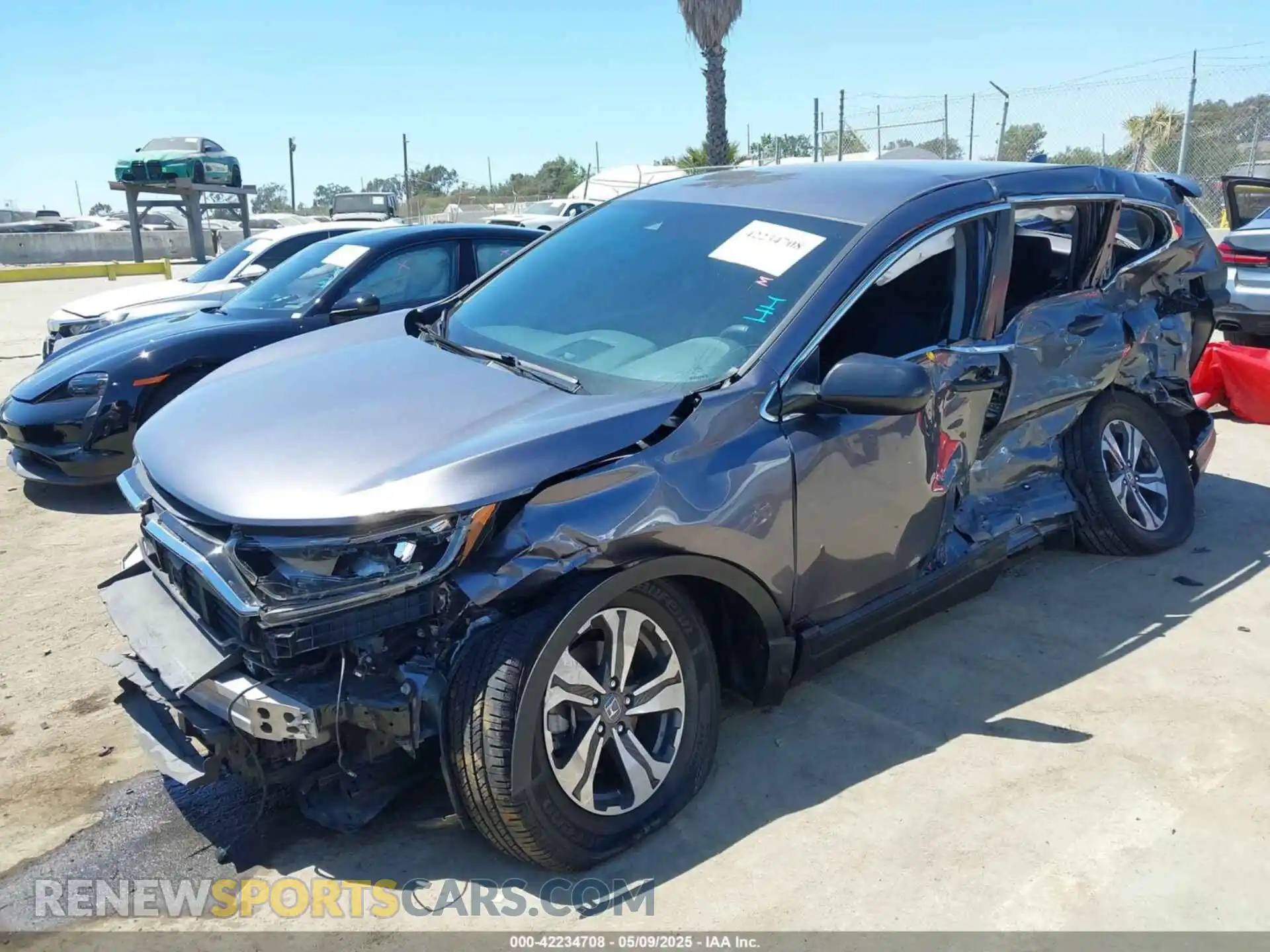 2 Photograph of a damaged car 7FARW1H24LE014379 HONDA CR-V 2020