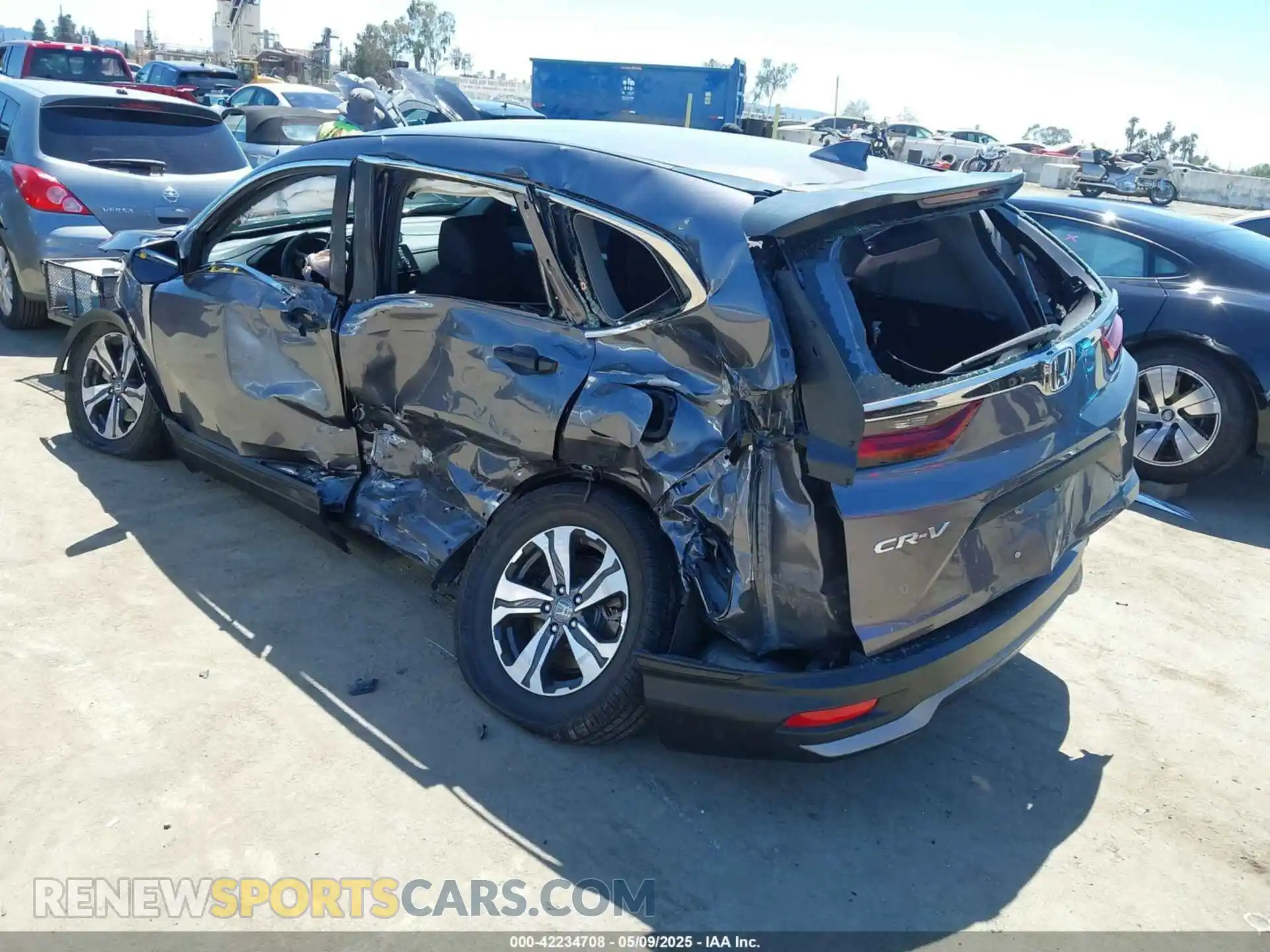 3 Photograph of a damaged car 7FARW1H24LE014379 HONDA CR-V 2020