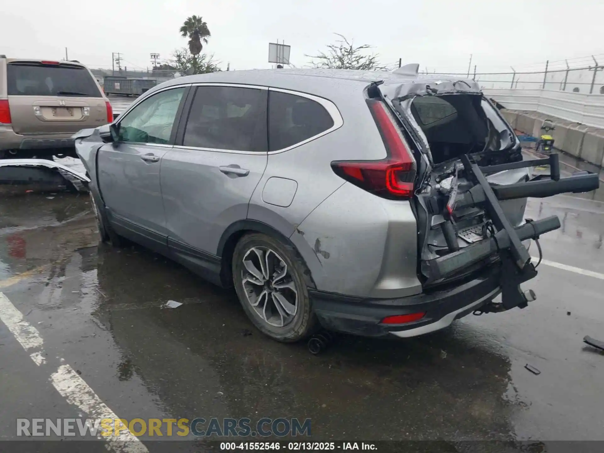 3 Photograph of a damaged car 7FARW2H88LE011964 HONDA CR-V 2020