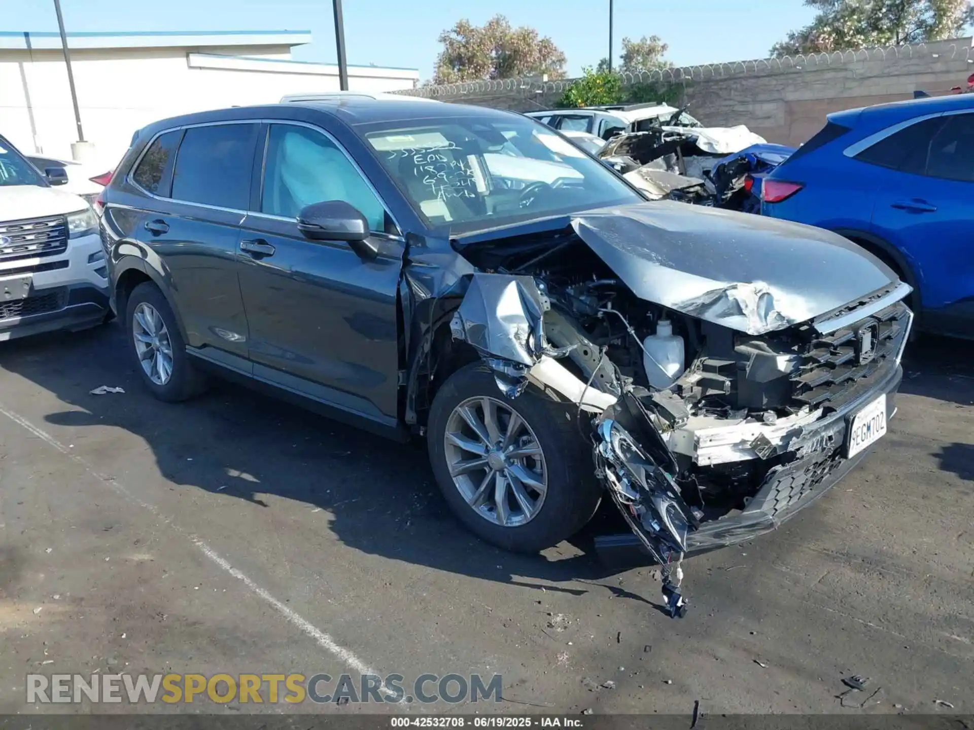 1 Photograph of a damaged car 7FARS4H4XPE005643 HONDA CR-V 2023