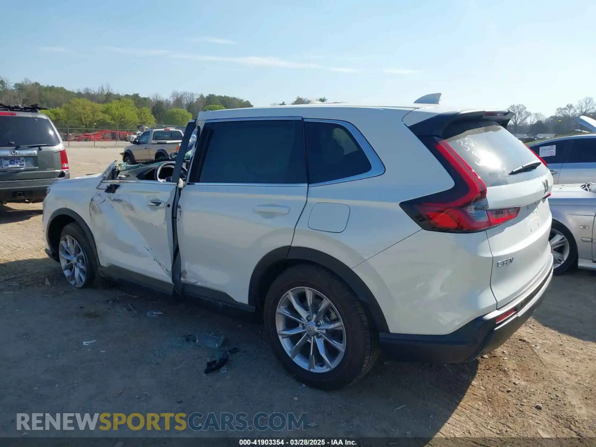 3 Photograph of a damaged car 7FARS4H78RE006366 HONDA CR-V 2024