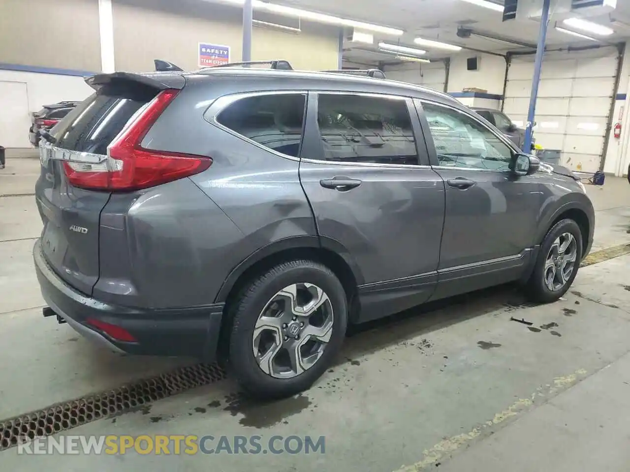 3 Photograph of a damaged car 5J6RW2H86KA019283 HONDA CRV 2019