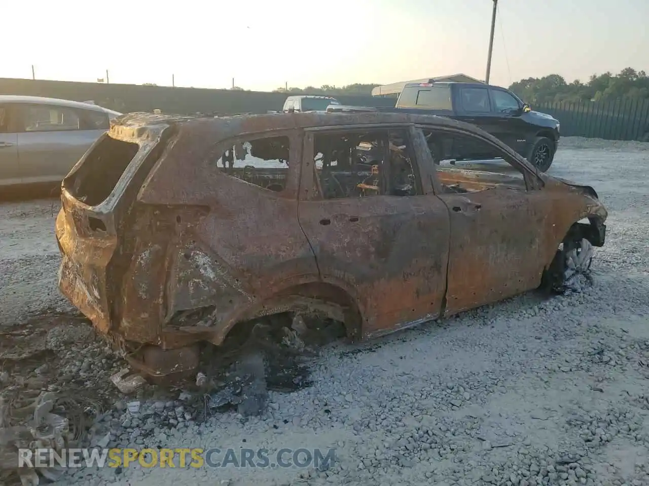 3 Photograph of a damaged car 2HKRW1H92MH413996 HONDA CRV 2021