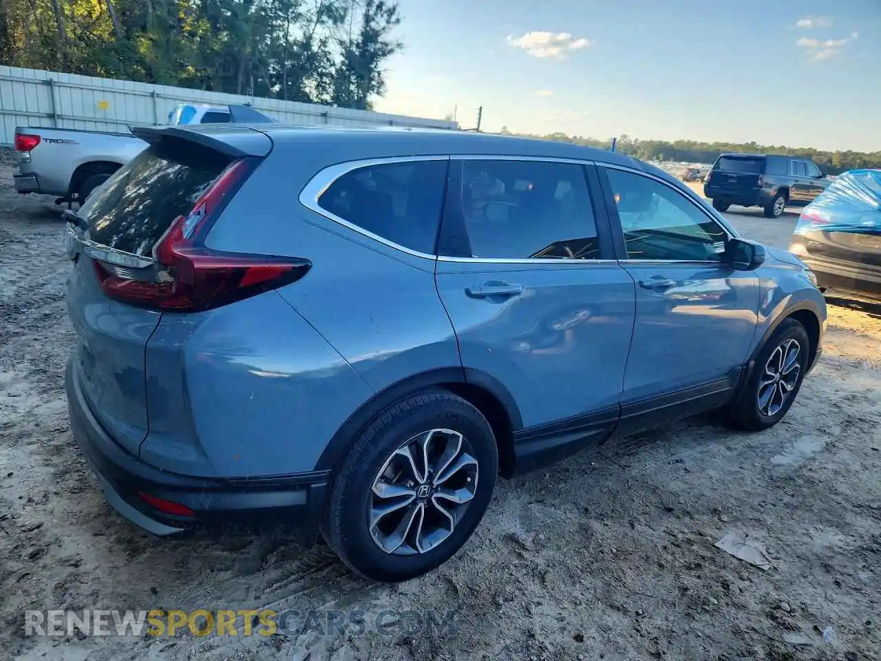 3 Photograph of a damaged car 5J6RW1H89ML003385 HONDA CRV 2021