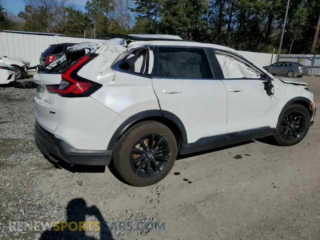 3 Photograph of a damaged car 2HKRS5H54PH704228 HONDA CRV 2023