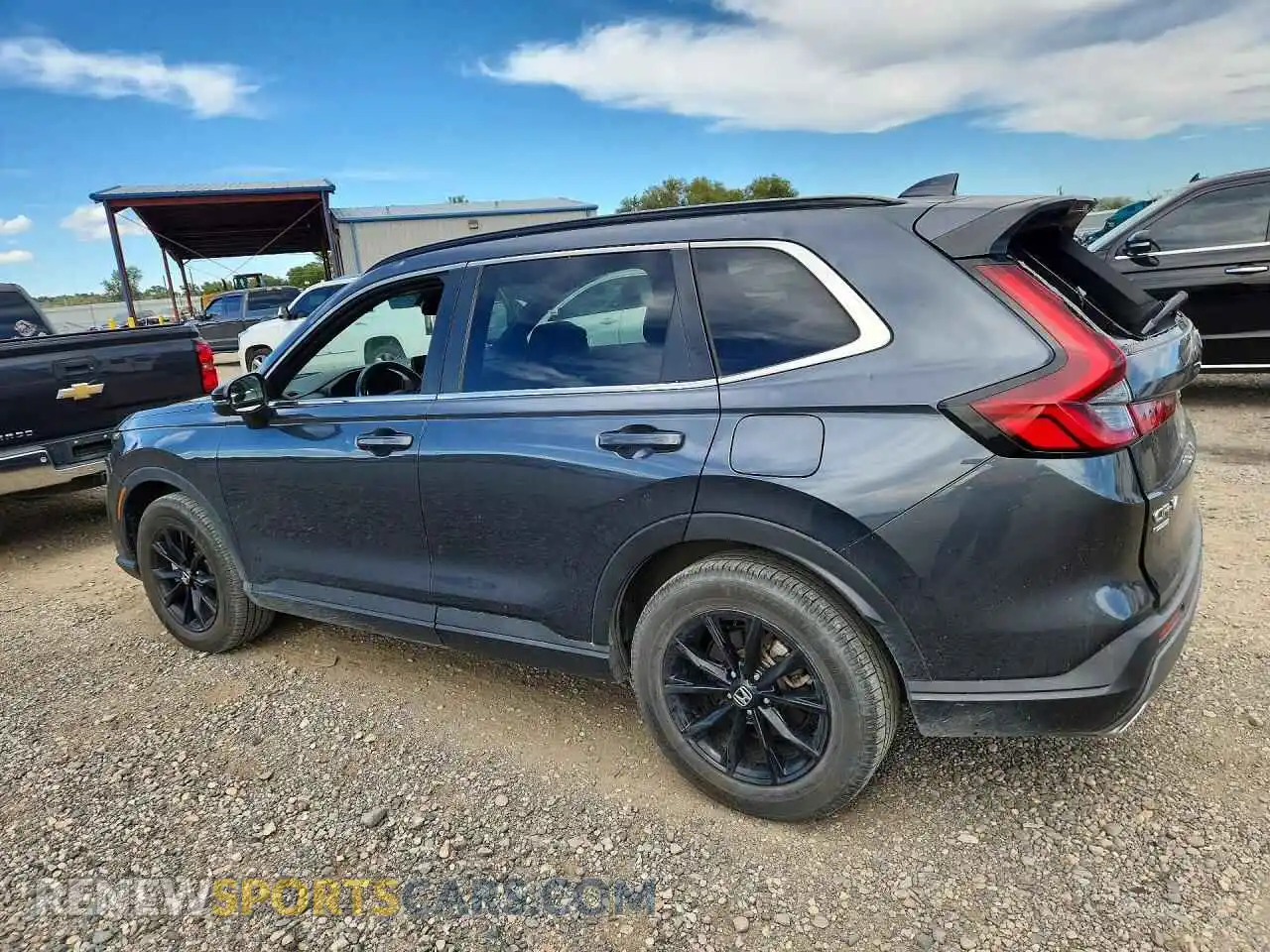 2 fotografías del automóvil dañado 7FARS6H50PE019944 HONDA CRV 2023
