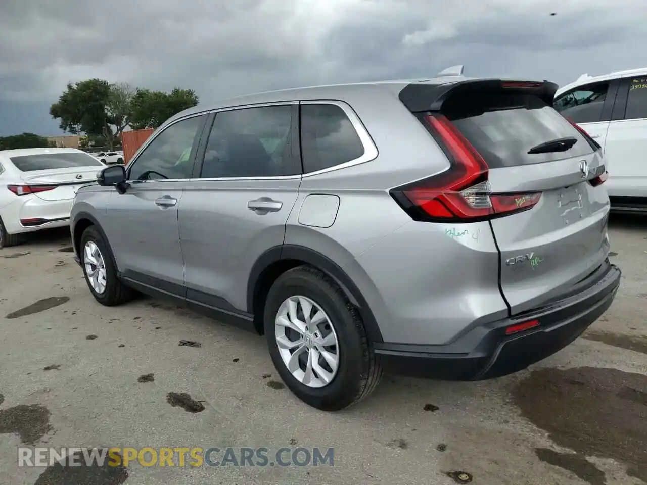 2 Photograph of a damaged car 2HKRS3H27RH328282 HONDA CRV 2024