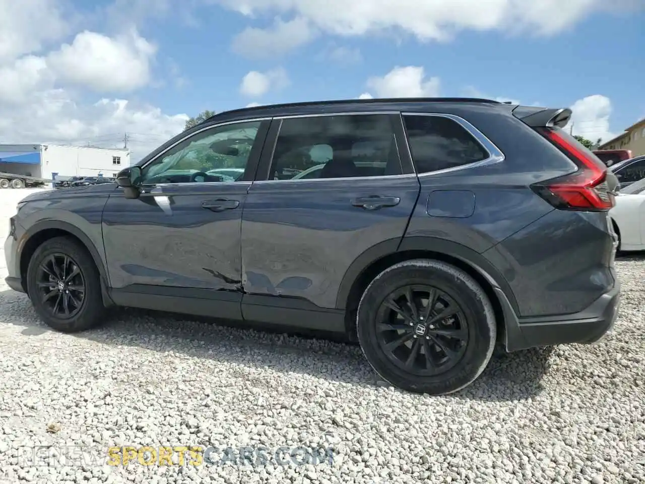2 fotografías del automóvil dañado 7FARS5H52RE027847 HONDA CRV 2024