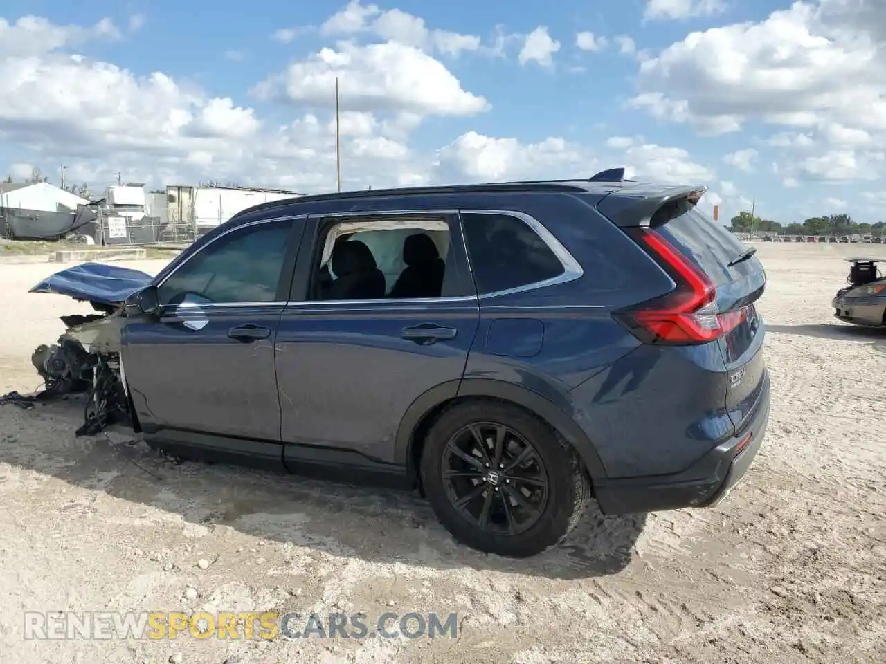 2 fotografías del automóvil dañado 7FARS5H59RE021723 HONDA CRV 2024