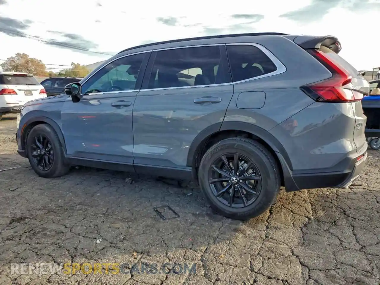 2 Photograph of a damaged car 7FARS5H85RE008915 HONDA CRV 2024