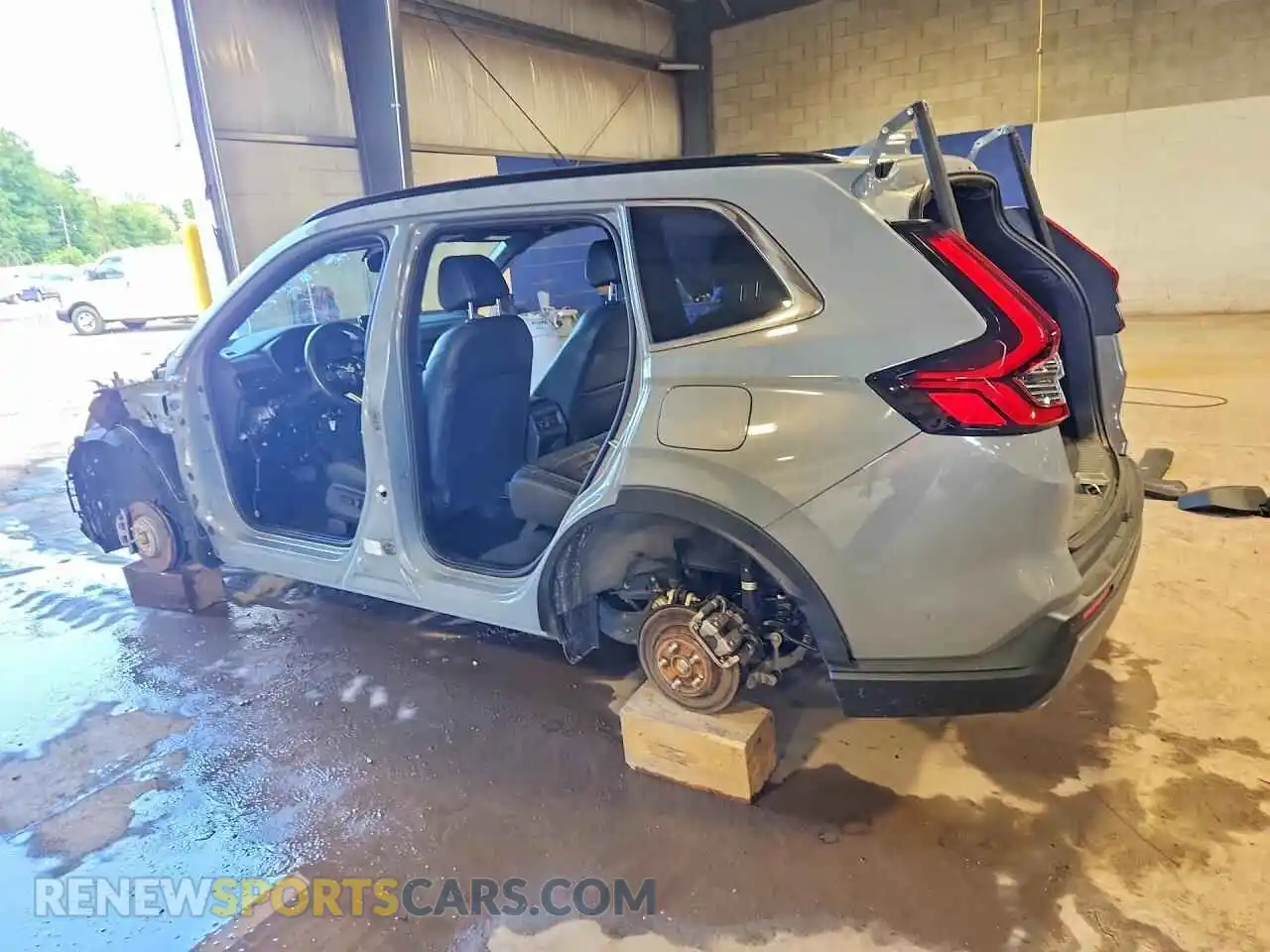 2 Photograph of a damaged car 7FARS6H98RE075233 HONDA CRV 2024