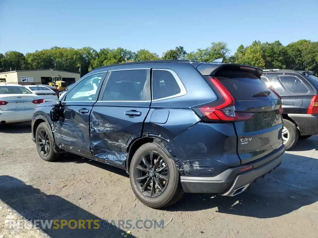 2 fotografías del automóvil dañado 5J6RS6H80SL005192 HONDA CRV 2025