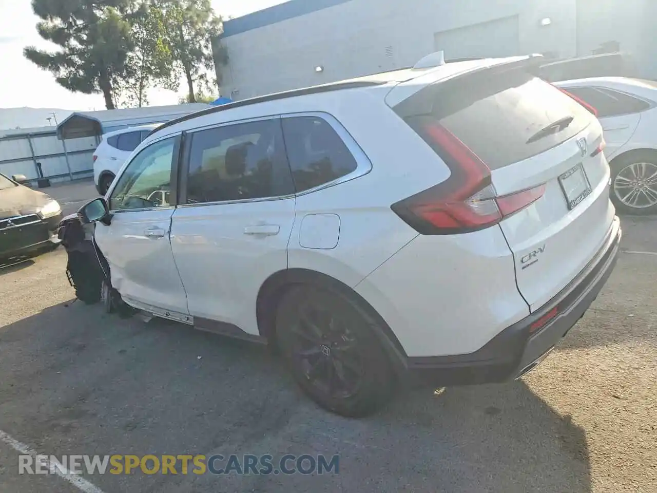 2 fotografías del automóvil dañado 7FARS5H56SE034581 HONDA CRV 2025