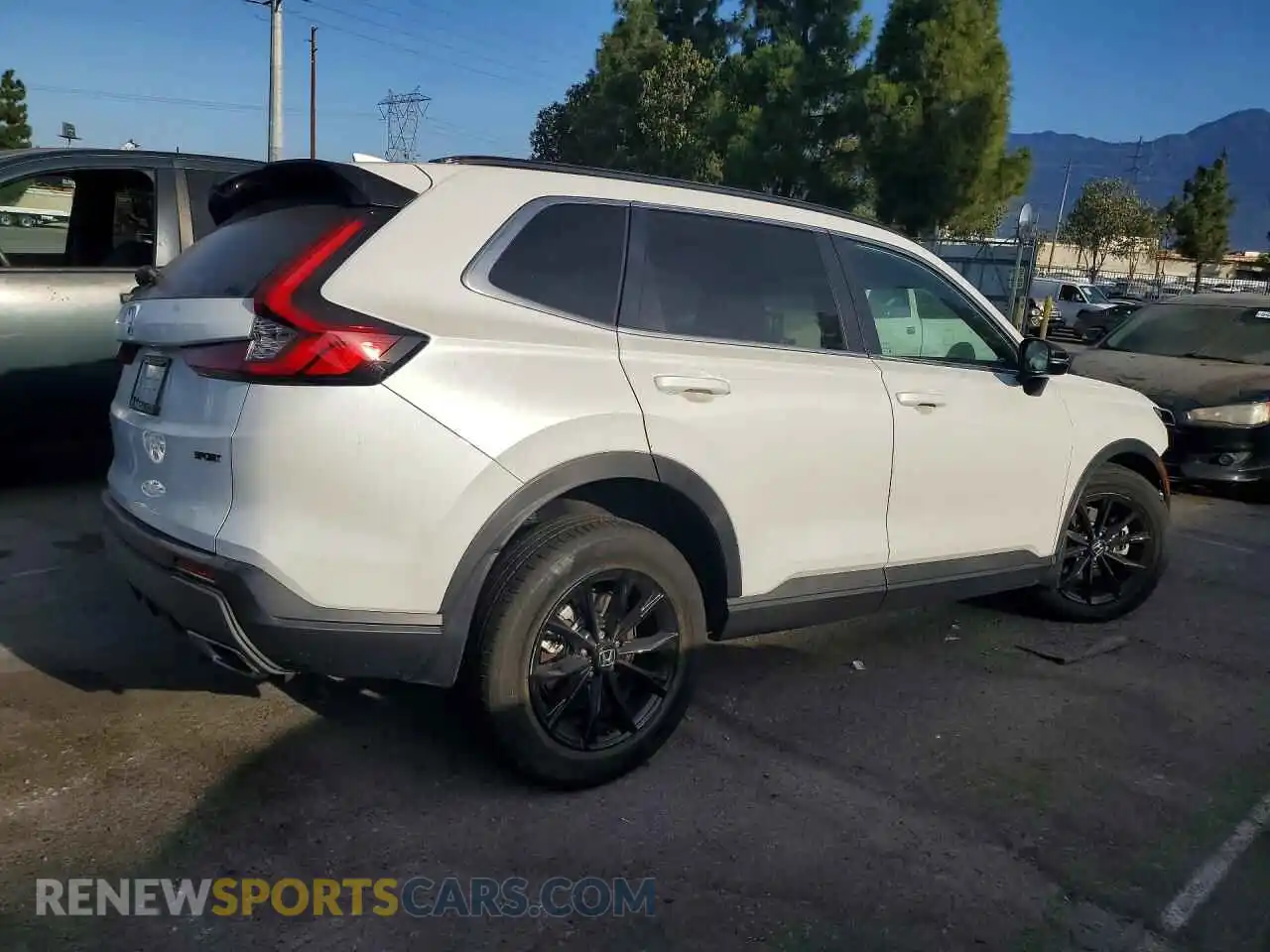 3 fotografías del automóvil dañado 7FARS5H56SE034581 HONDA CRV 2025
