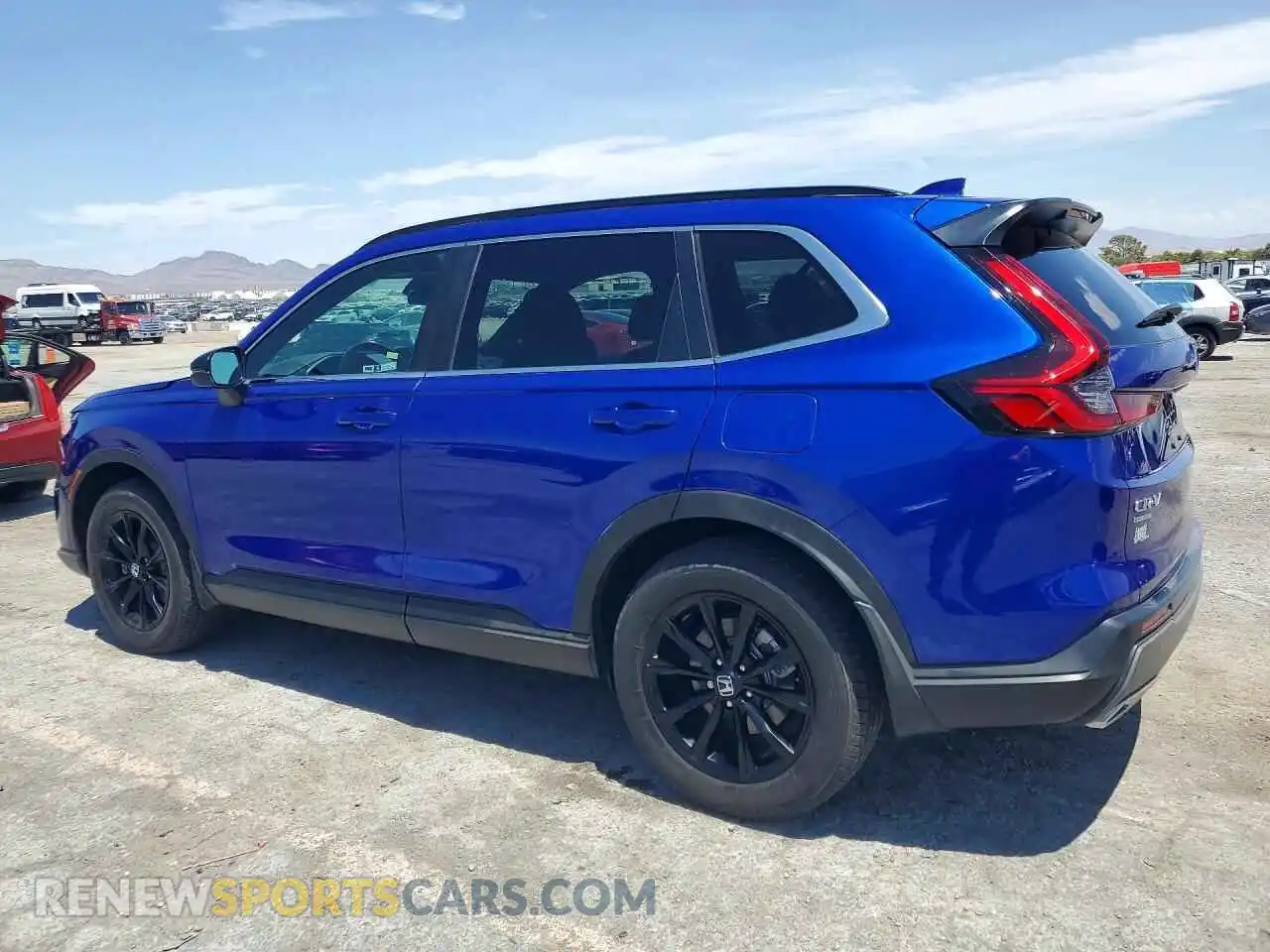2 fotografías del automóvil dañado 7FARS6H54SE004064 HONDA CRV 2025