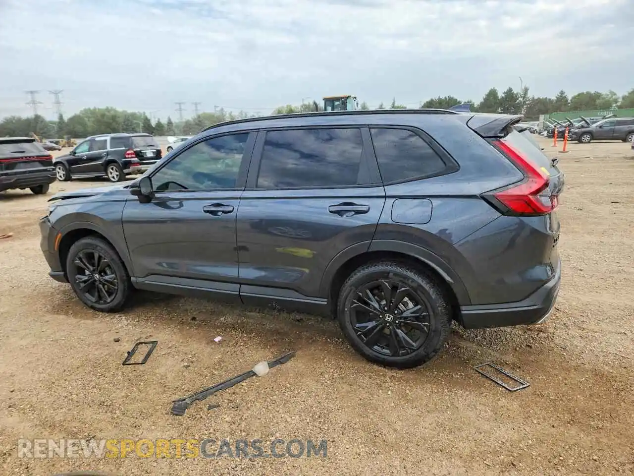 2 fotografías del automóvil dañado 7FARS6H92TE015651 HONDA CRV 2026