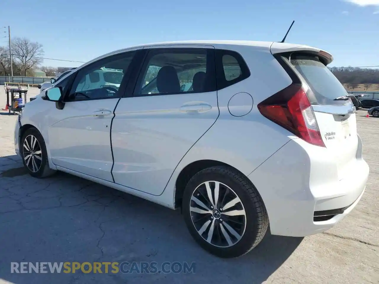 2 fotografías del automóvil dañado 3HGGK5H82KM752770 HONDA FIT 2019