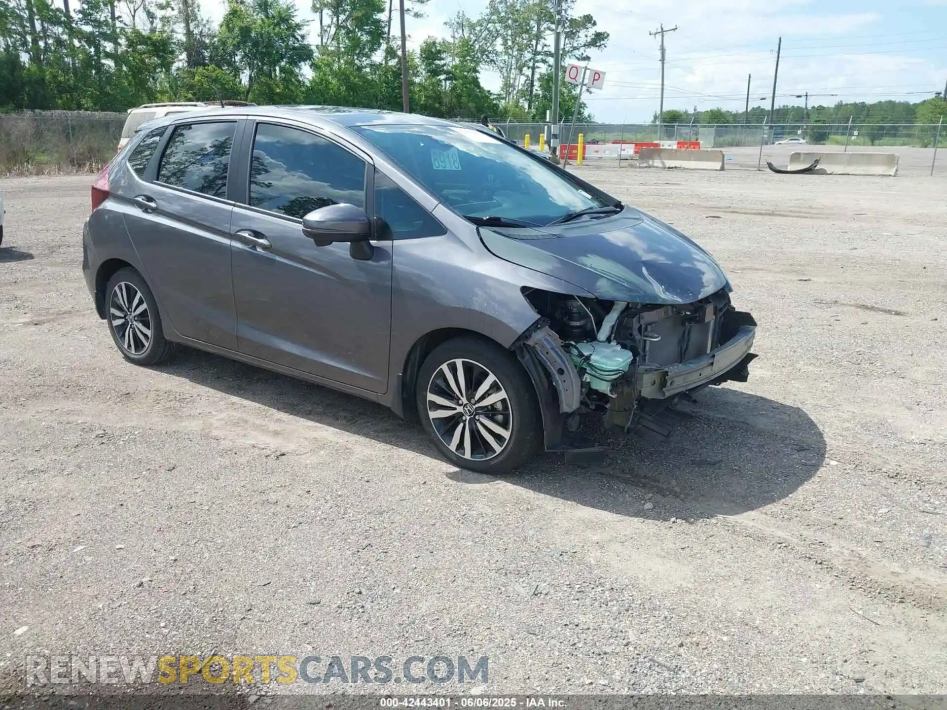 1 Фотография поврежденного автомобиля 3HGGK5H89KM736677 HONDA FIT 2019