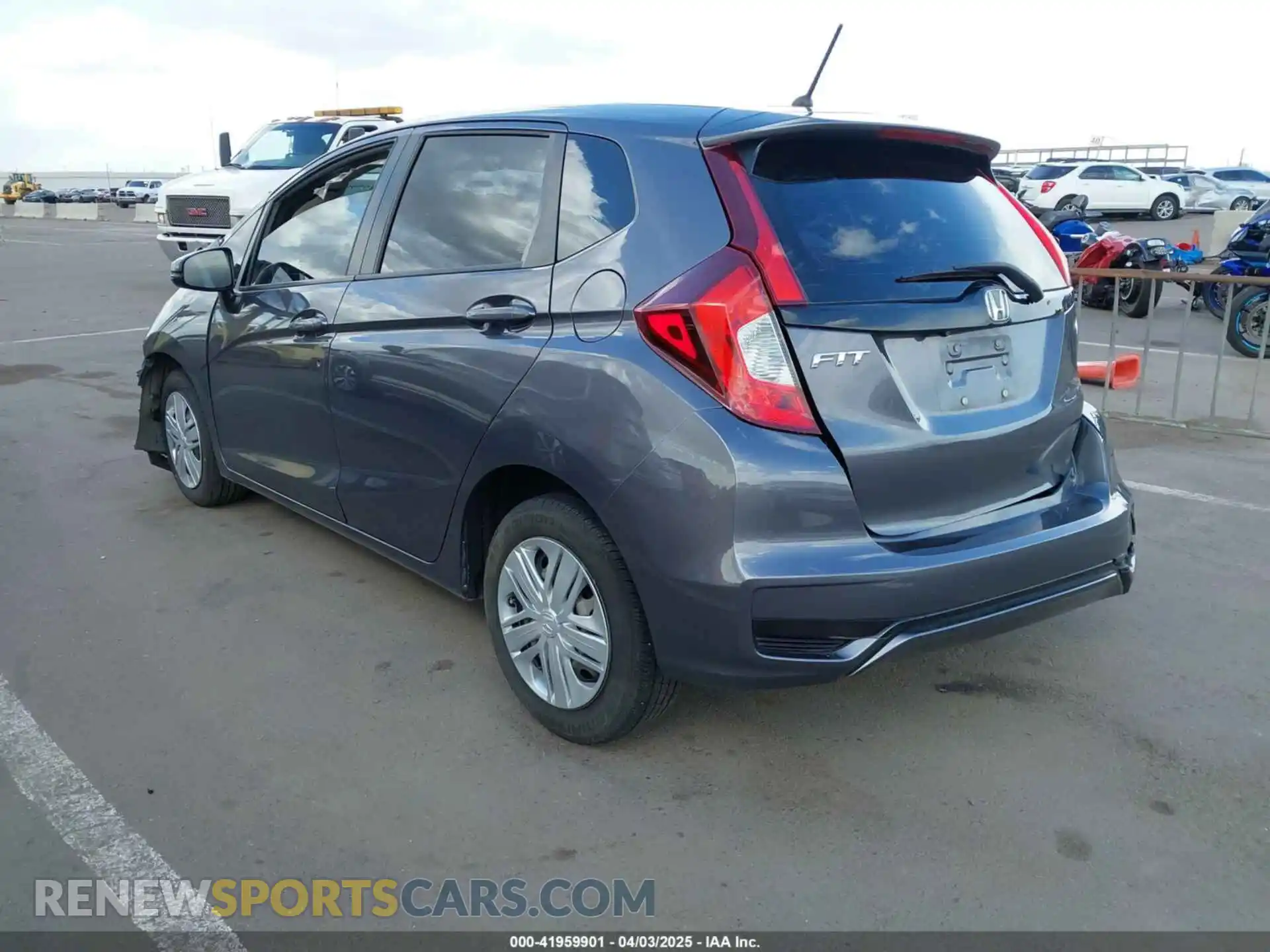 3 Photograph of a damaged car 3HGGK5H41LM708564 HONDA FIT 2020