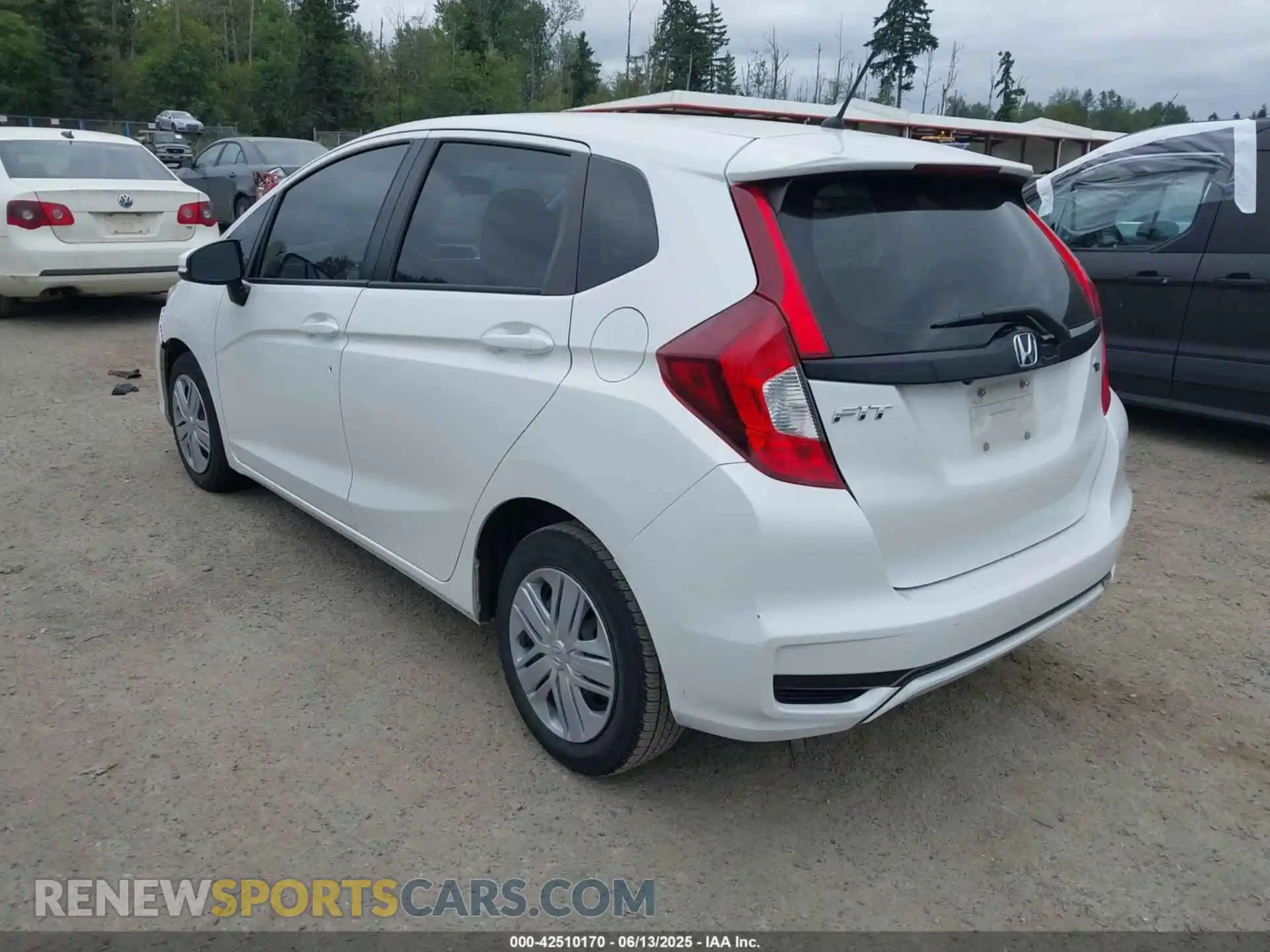 3 Photograph of a damaged car 3HGGK5H46LM717552 HONDA FIT 2020