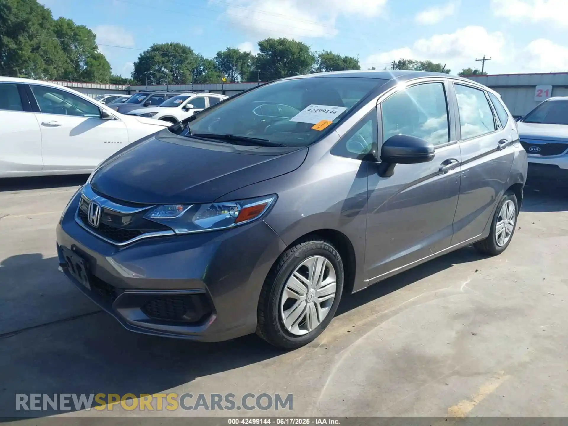 2 Photograph of a damaged car 3HGGK5H46LM725764 HONDA FIT 2020
