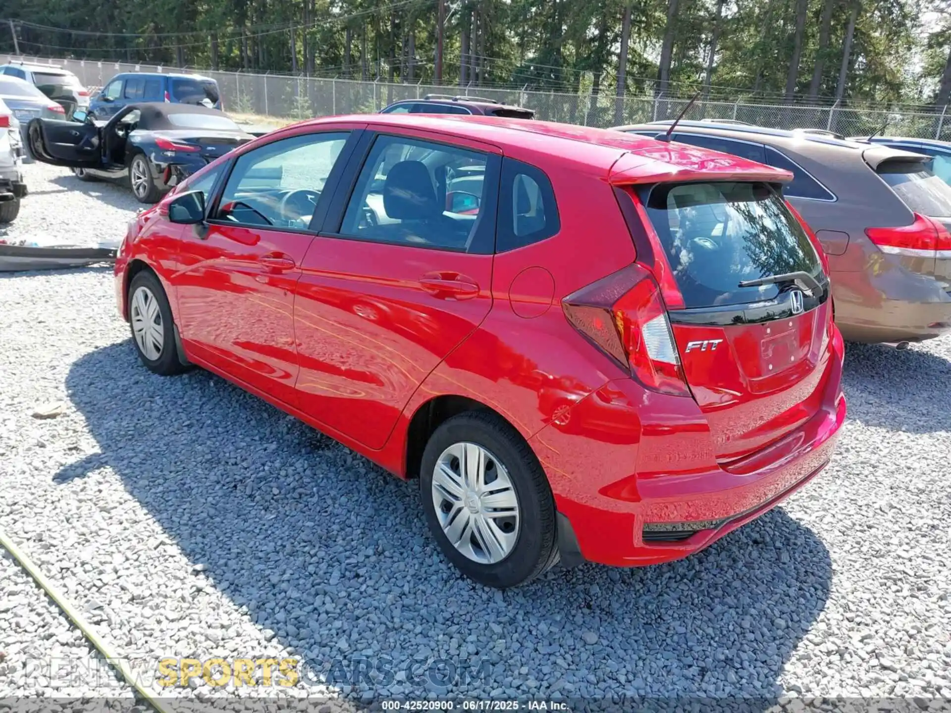 3 Photograph of a damaged car 3HGGK5H49LM720929 HONDA FIT 2020