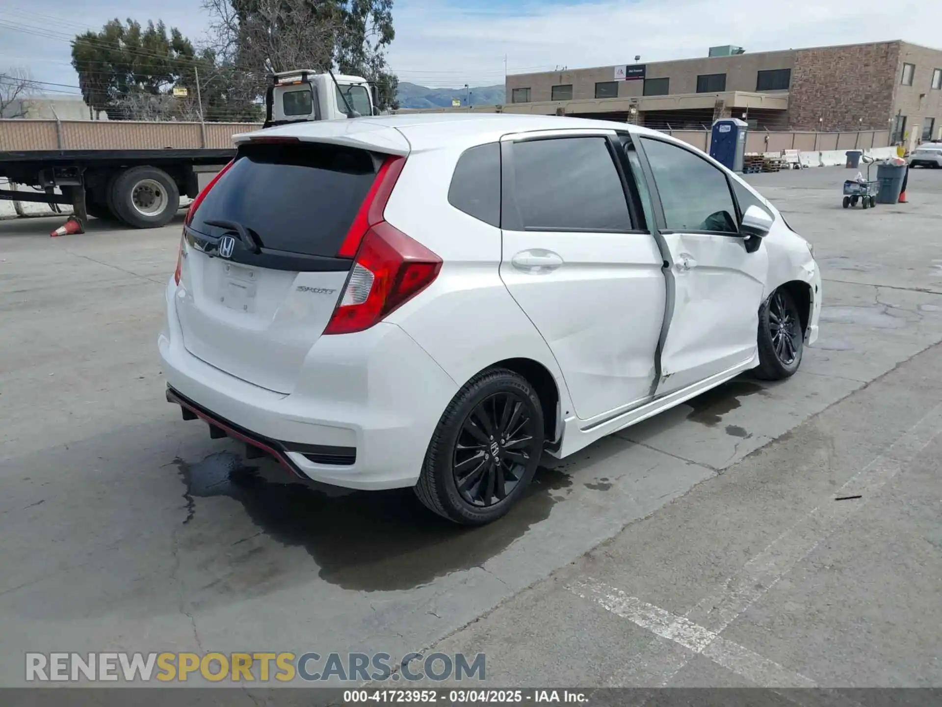 3 Photograph of a damaged car 3HGGK5H60LM719086 HONDA FIT 2020