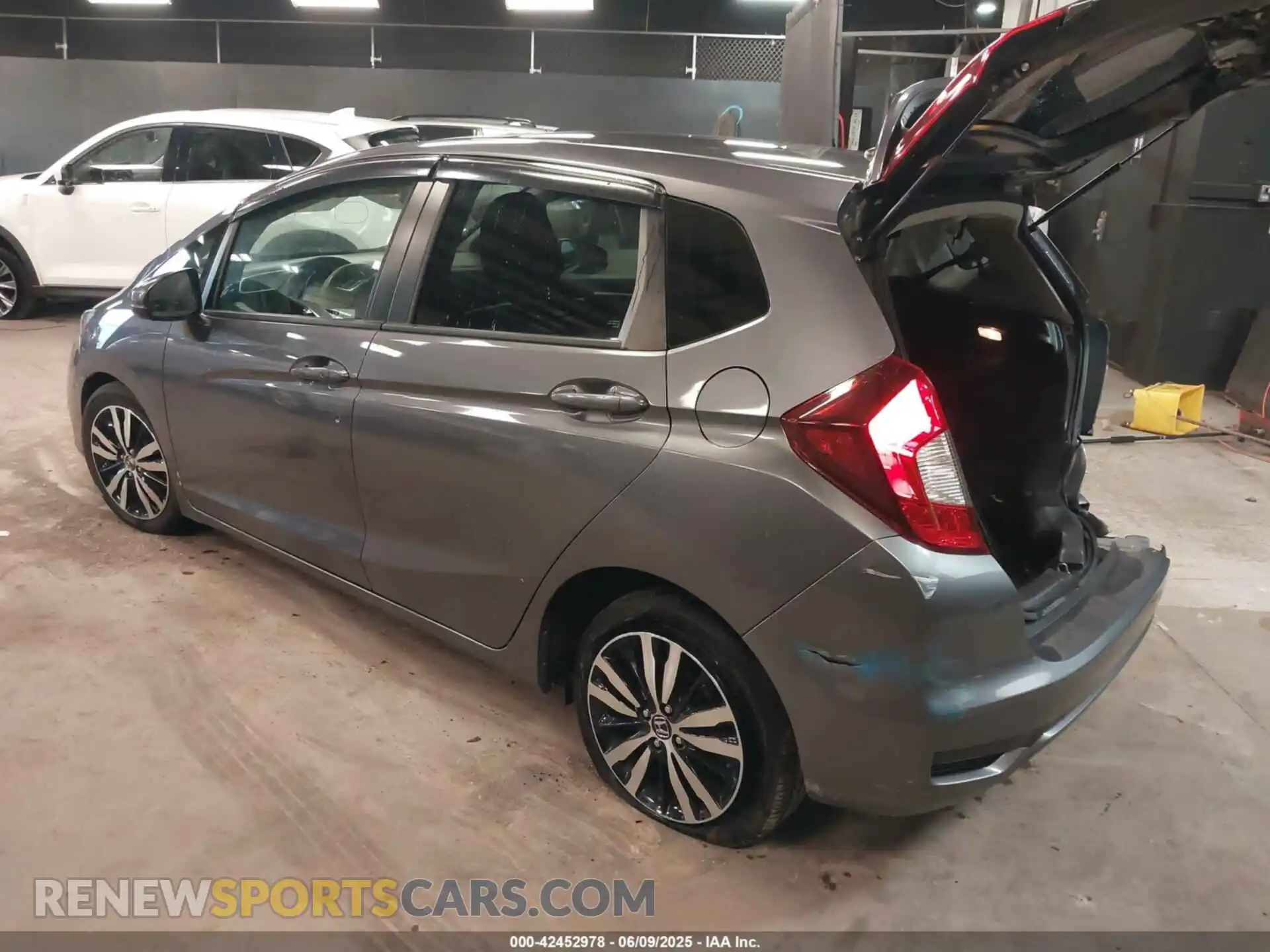 3 Photograph of a damaged car 3HGGK5H88LM733156 HONDA FIT 2020