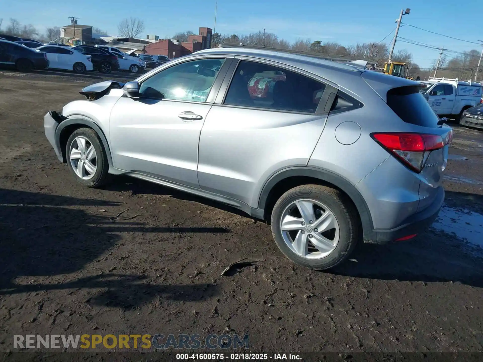 3 Photograph of a damaged car 3CZRU6H71KM706288 HONDA HR-V 2019