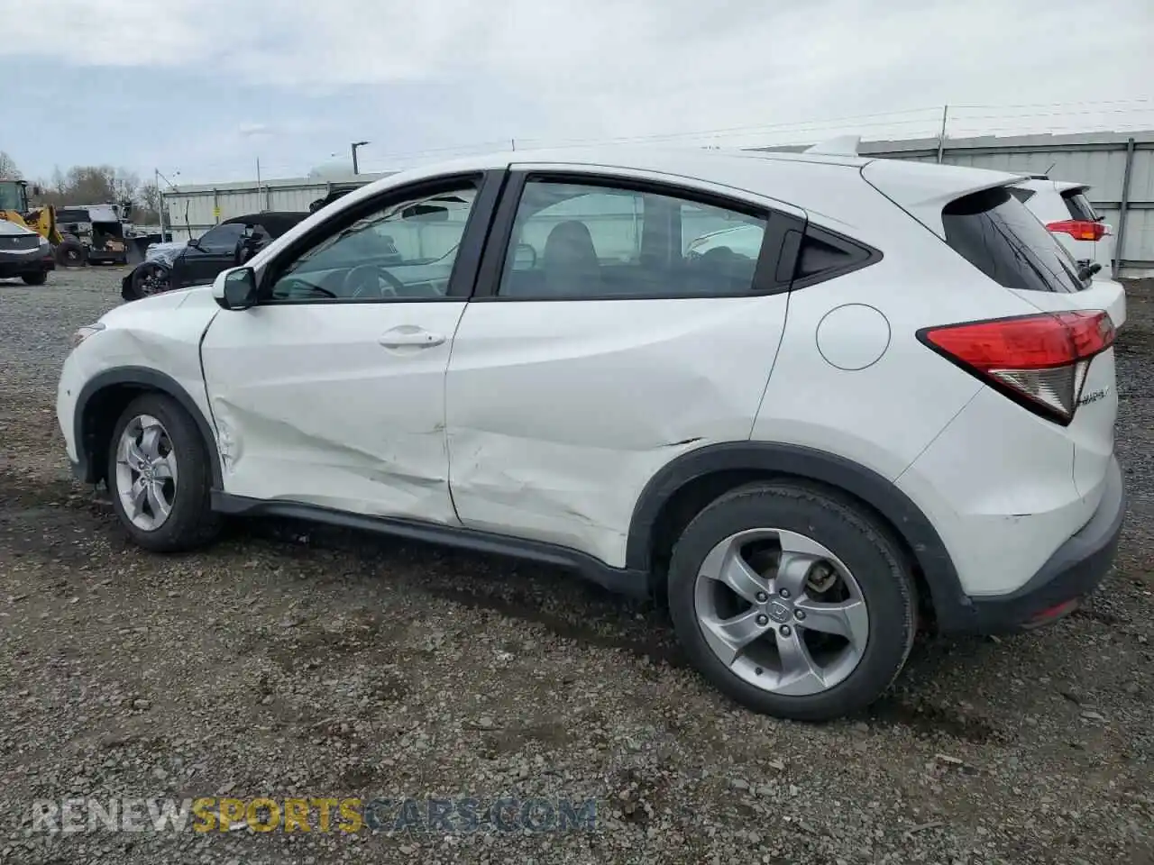2 Photograph of a damaged car 3CZRU6H32LM716357 HONDA HR-V 2020