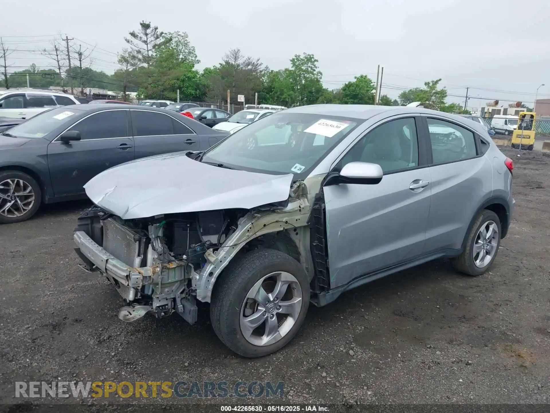 2 Photograph of a damaged car 3CZRU6H32LM725642 HONDA HR-V 2020