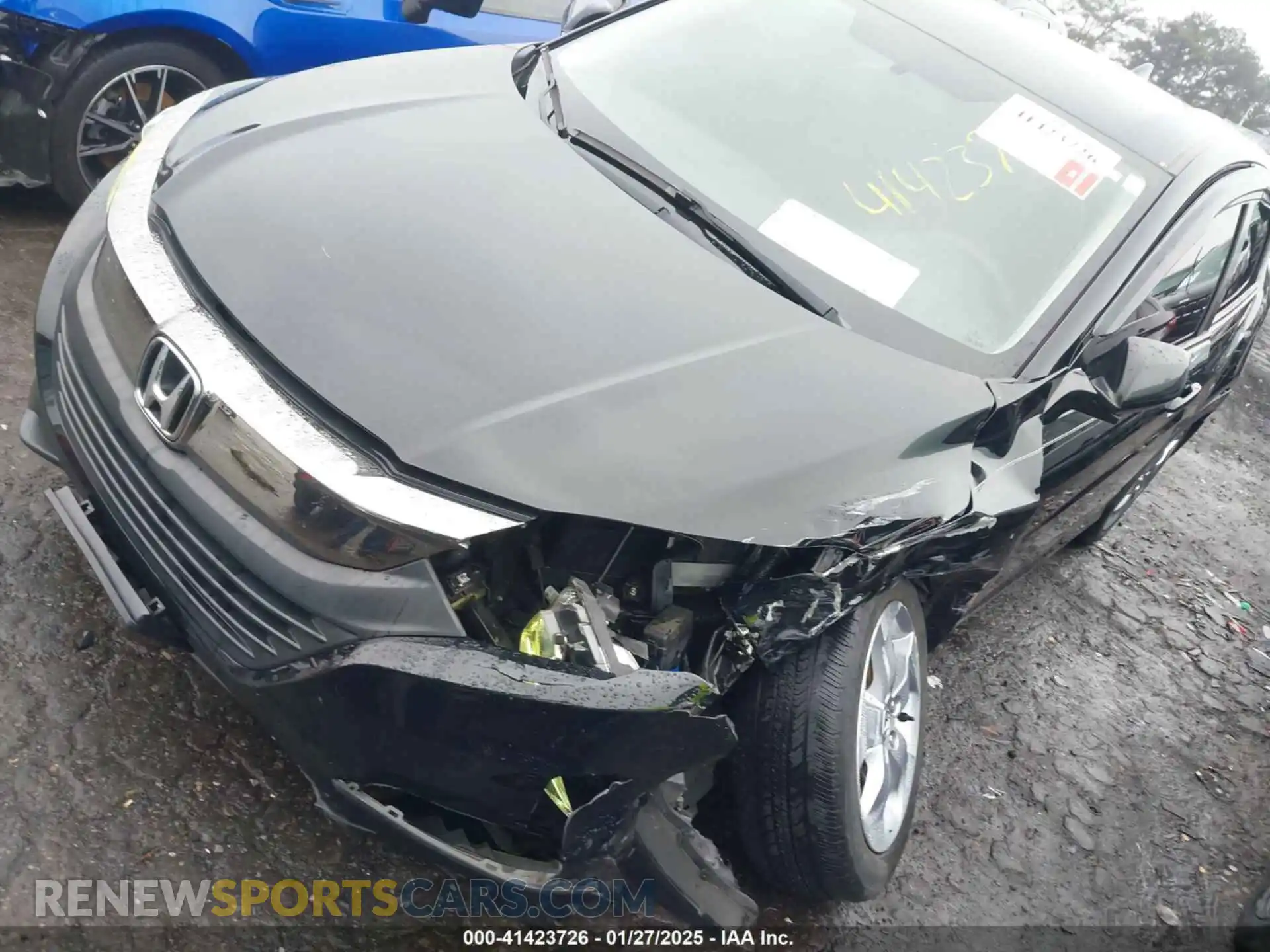2 Photograph of a damaged car 3CZRU6H36LM721951 HONDA HR-V 2020