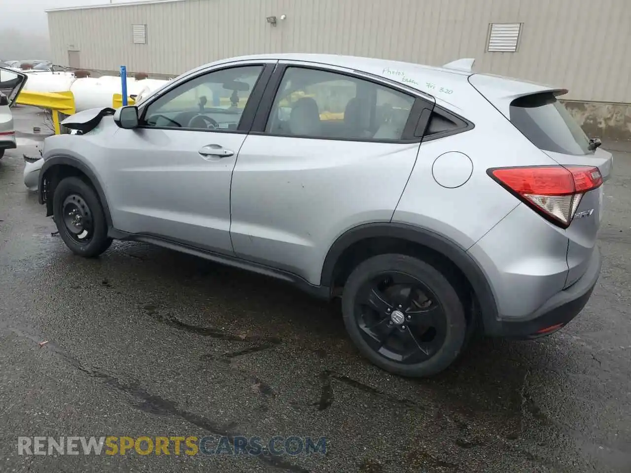 2 Photograph of a damaged car 3CZRU6H38LM721367 HONDA HR-V 2020