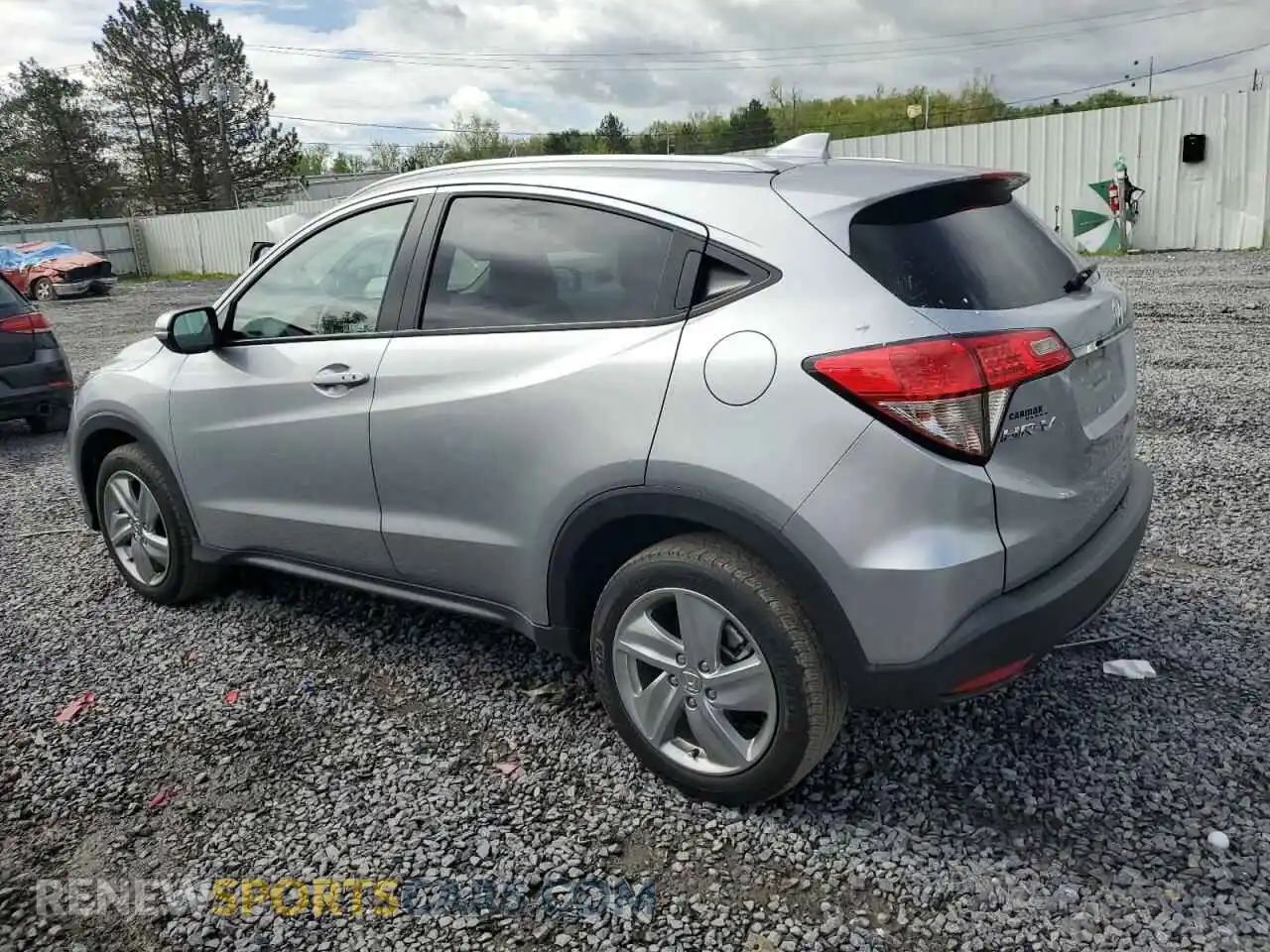 2 Photograph of a damaged car 3CZRU6H75LM700219 HONDA HR-V 2020